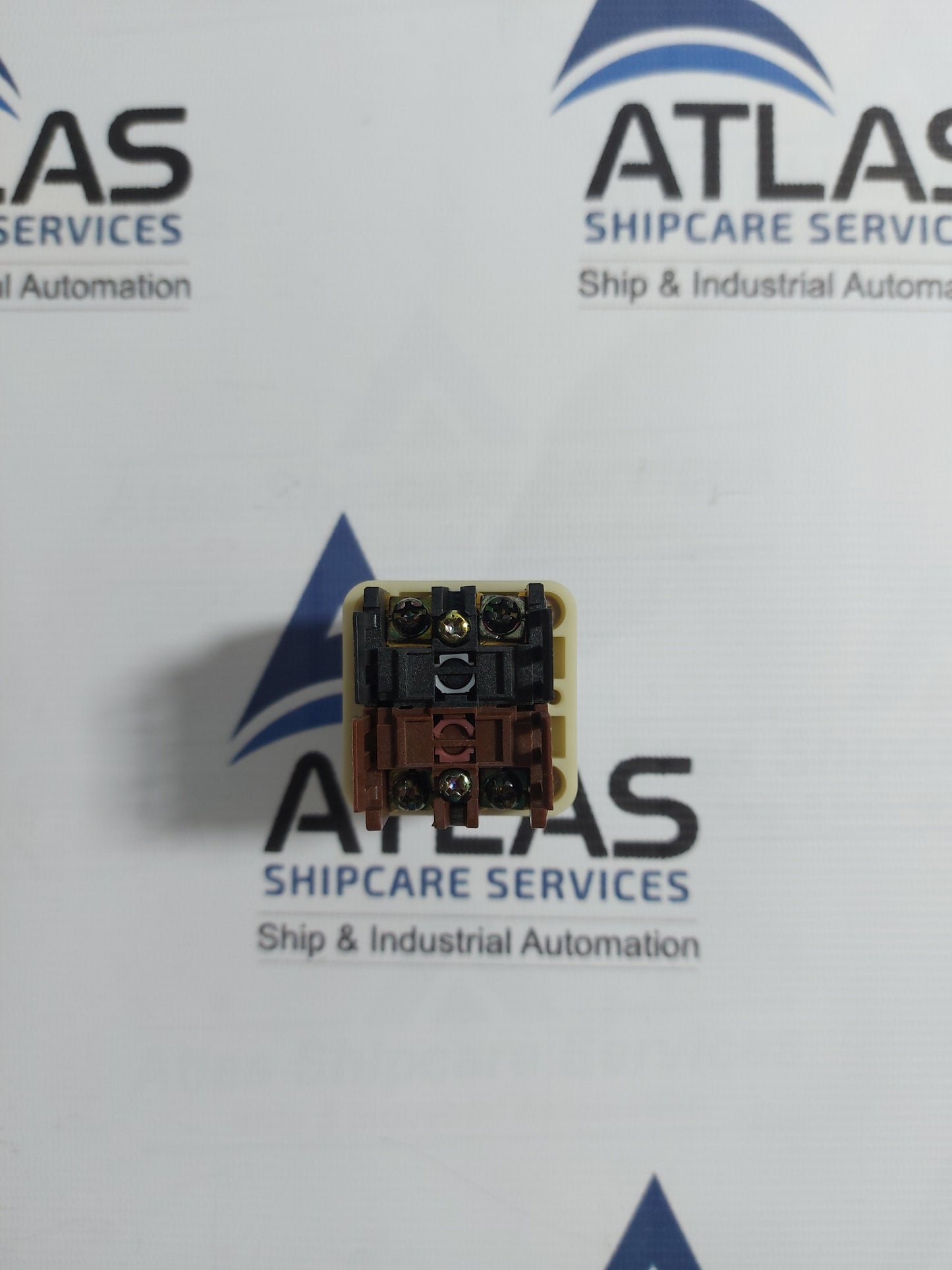 FUJI ELECTRIC AH30-P2 PUSHBUTTON COMMAND SWITCH 41-10896