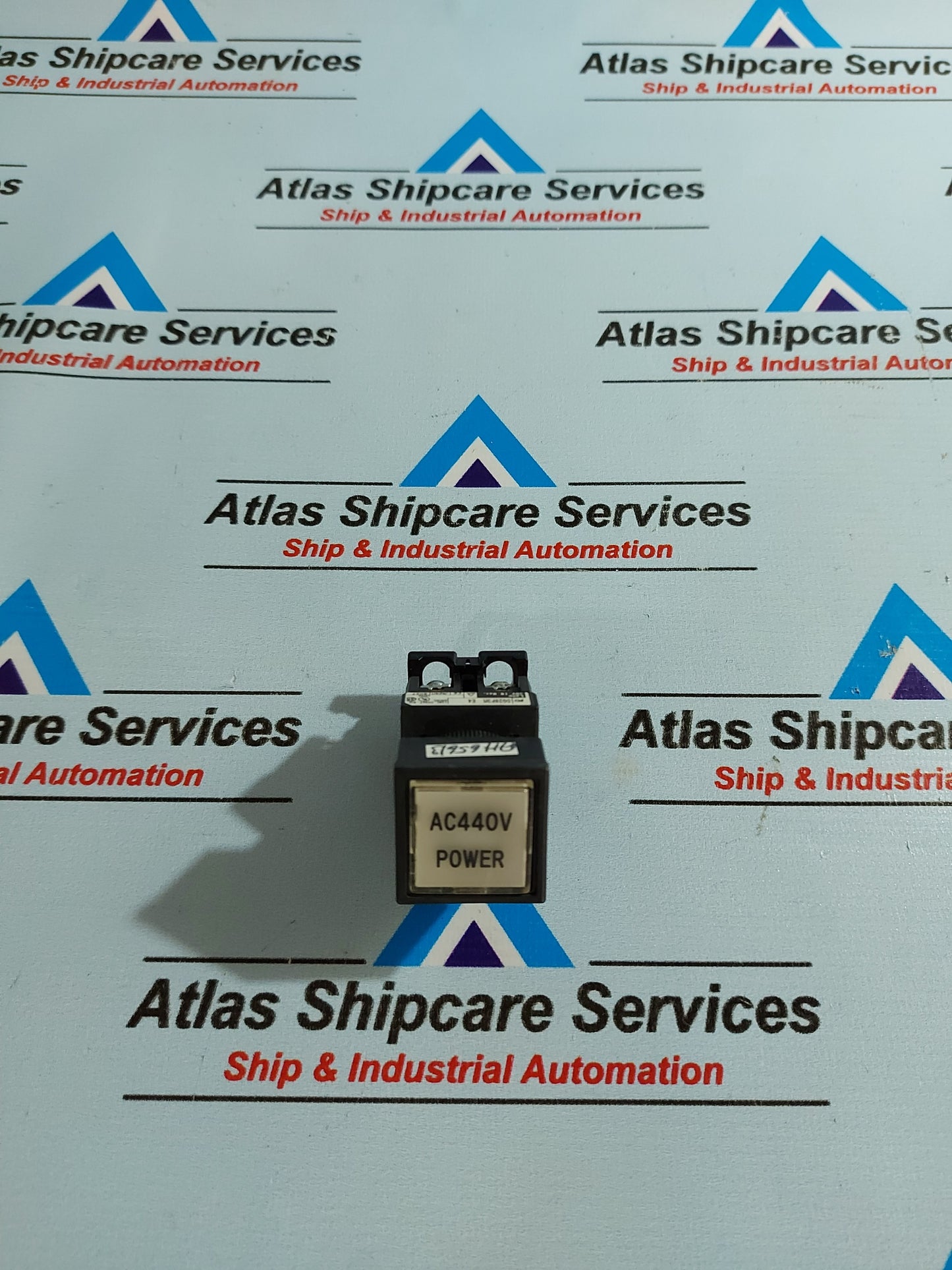 FUJI ELECTRIC DG28F3M E4 SQUARE COMMAND PUSH BUTTON SWITCH