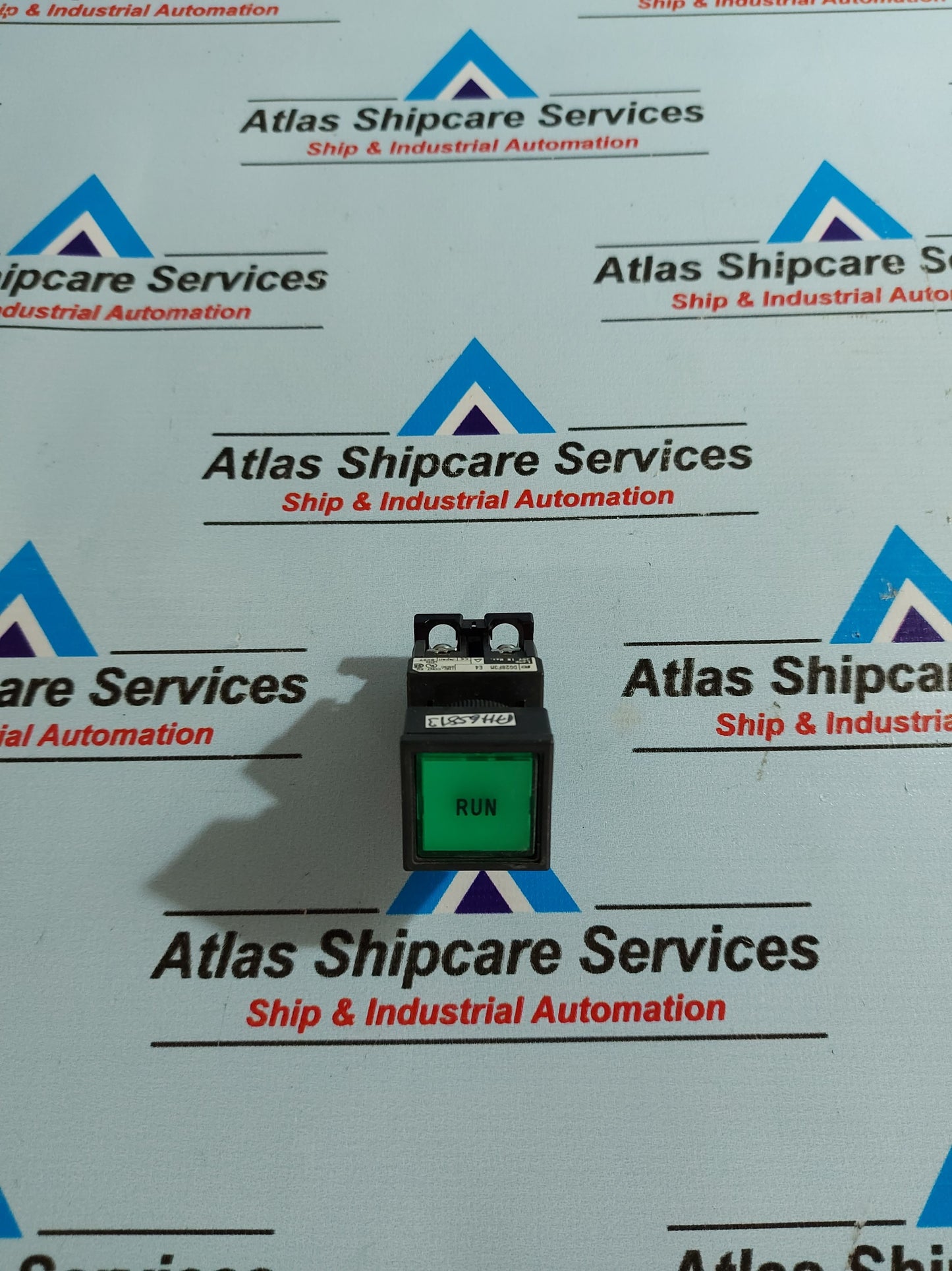 FUJI ELECTRIC DG28F3M E4 SQUARE COMMAND PUSH BUTTON SWITCH