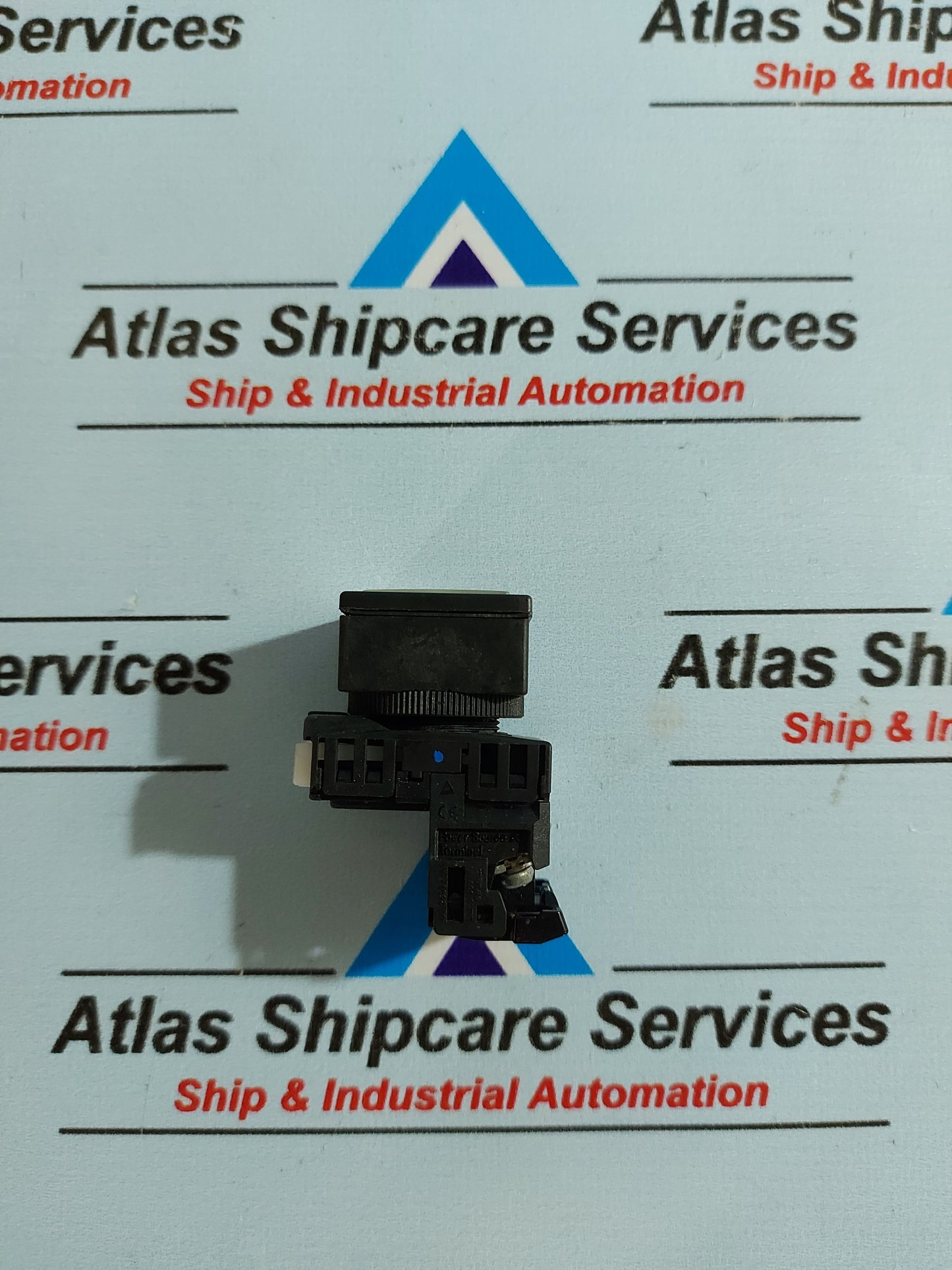 FUJI ELECTRIC DG28F3M E4 SQUARE COMMAND PUSH BUTTON SWITCH