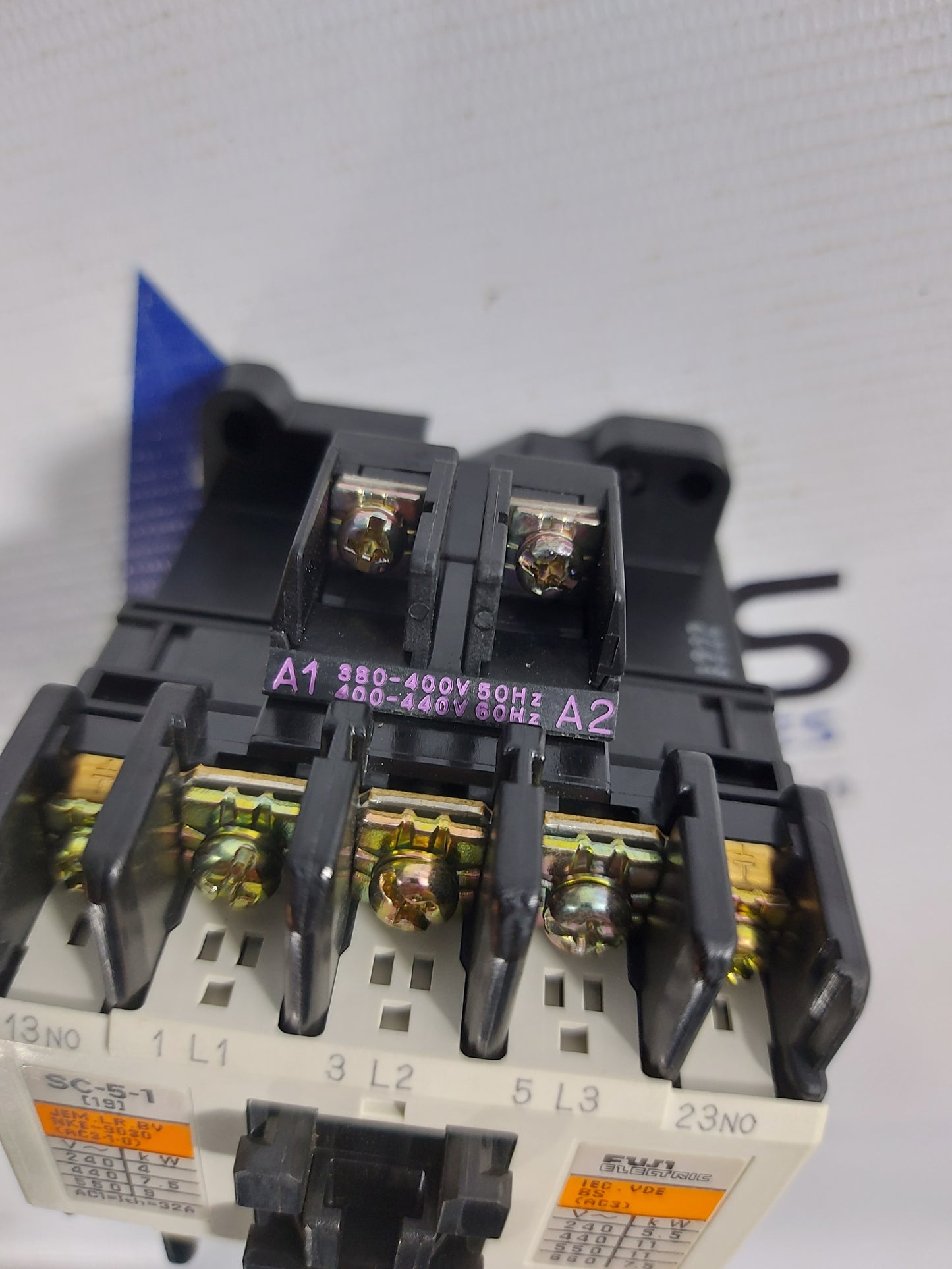 FUJI ELECTRIC SC-5-1(19) MAGNETIC CONTACTOR