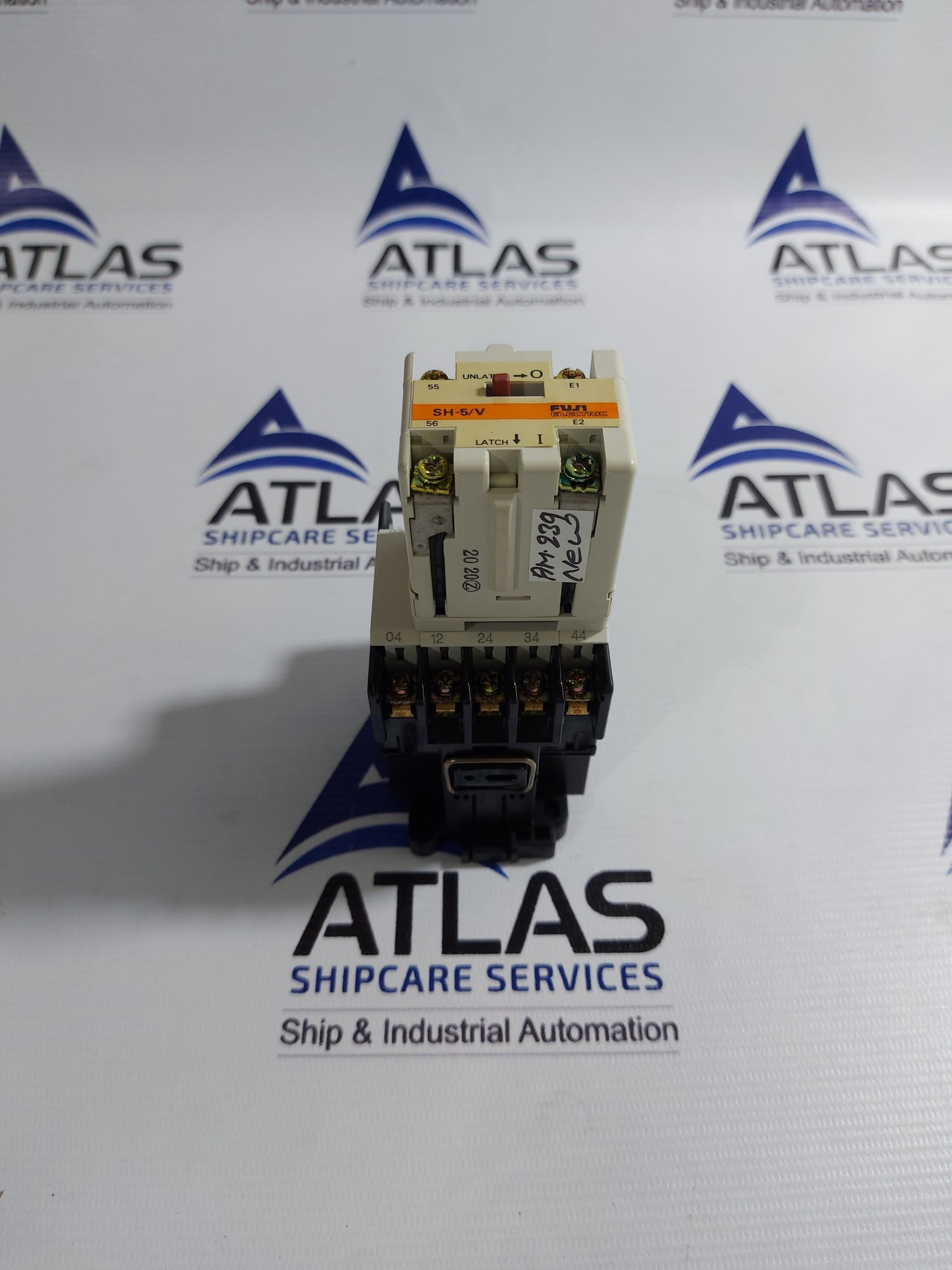 FUJI ELECTRIC SH-5 LATCH MAGNETIC CONTACTOR WITH AUXILIARY RELAY SZ-V100