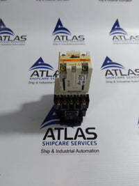 FUJI ELECTRIC SH-5 LATCH MAGNETIC CONTACTOR WITH AUXILIARY RELAY SZ-V100