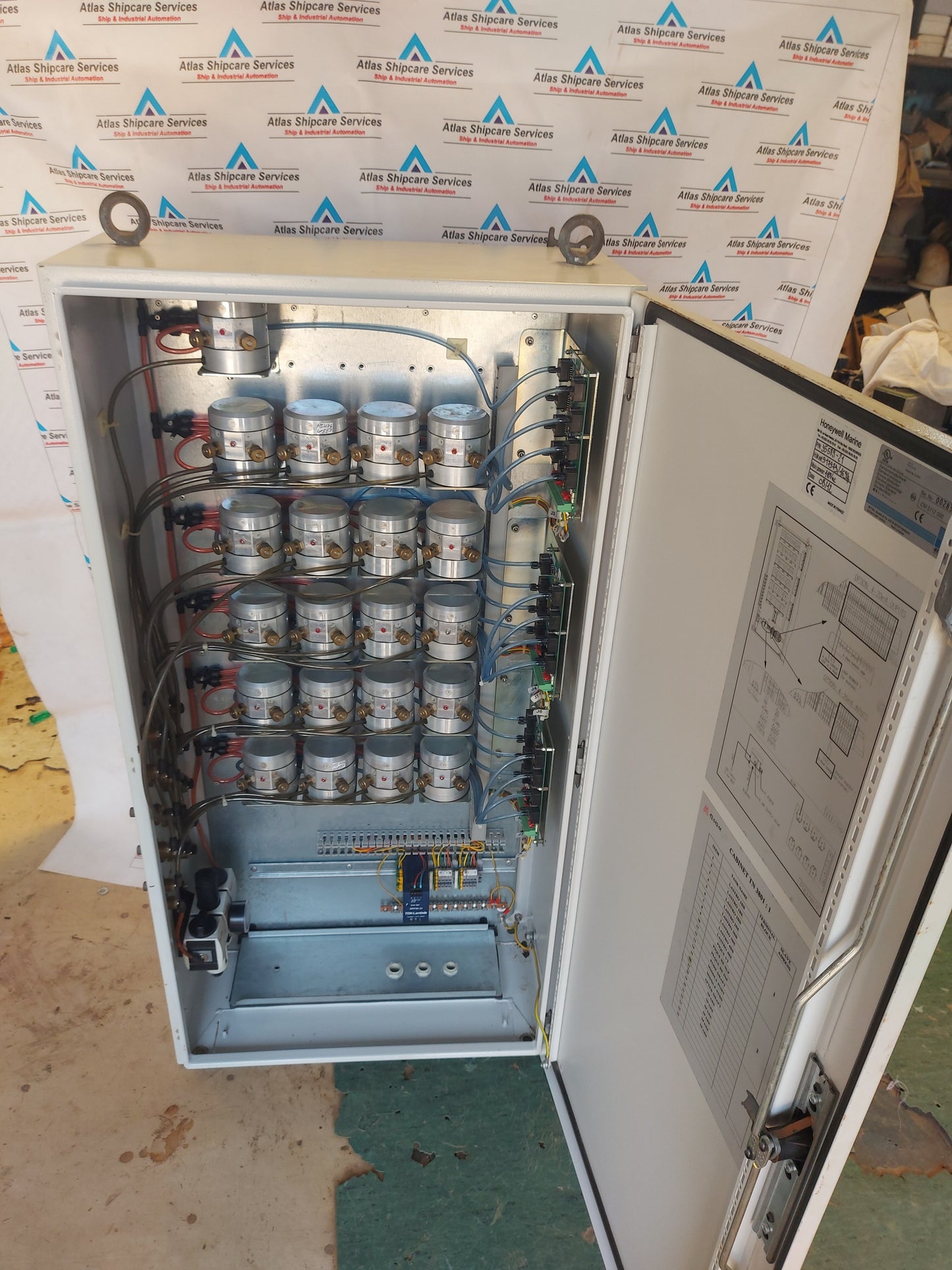 HONEYWELL TN3801 ELECTRO-PNEUMATIC LEVEL MEASURING CABINET