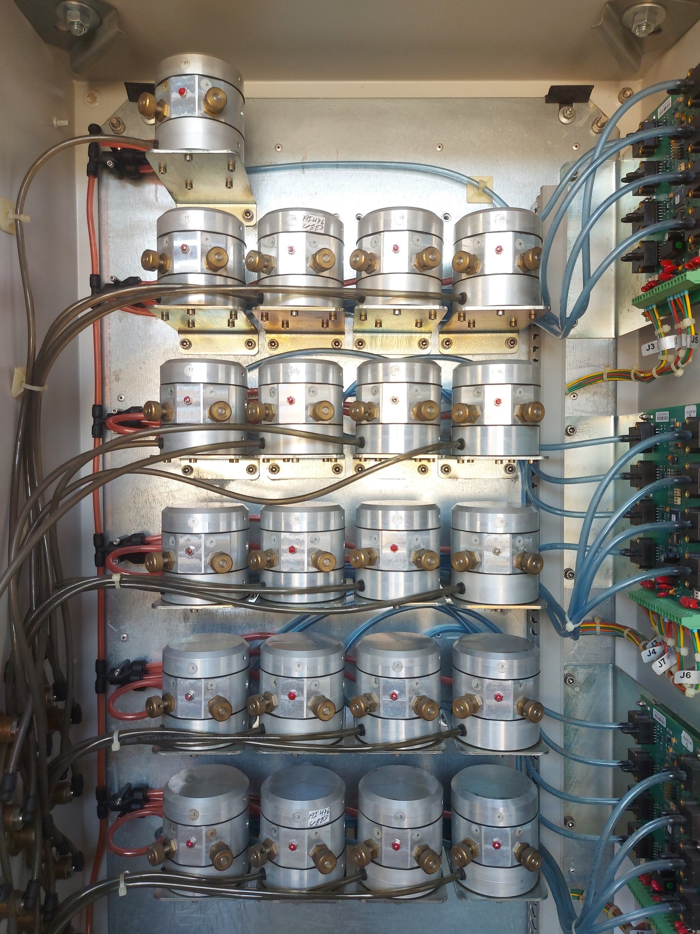 HONEYWELL TN3801 ELECTRO-PNEUMATIC LEVEL MEASURING CABINET