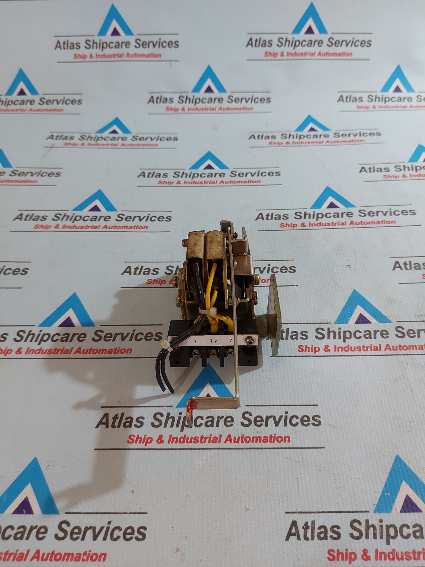 HYUNDAI AUH-1C UNDER VOLTAGE TRIP DEVICE