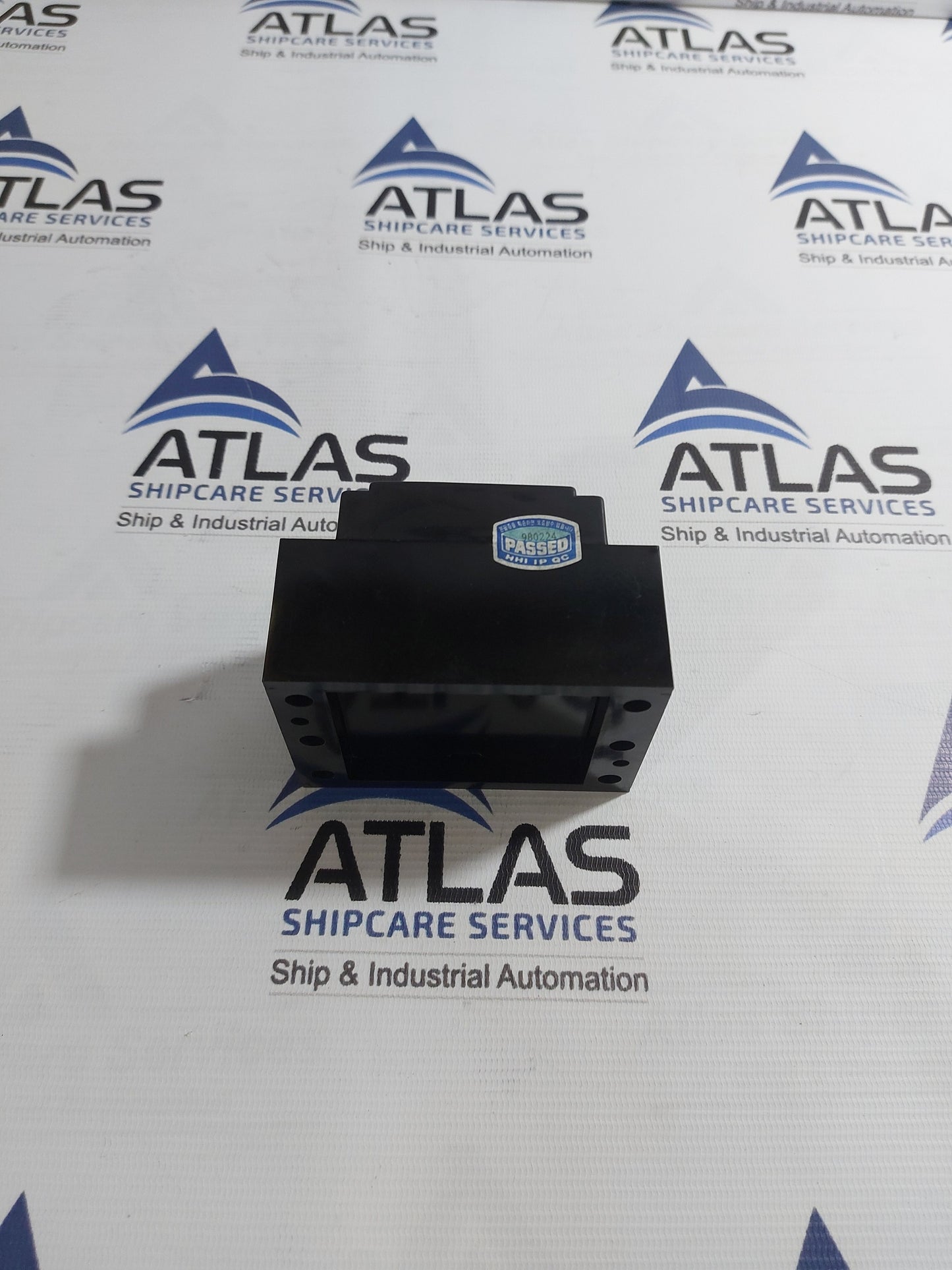 HYUNDAI HBE-33 MOLDED CASE CIRCUIT BREAKER 3 POLE 10A