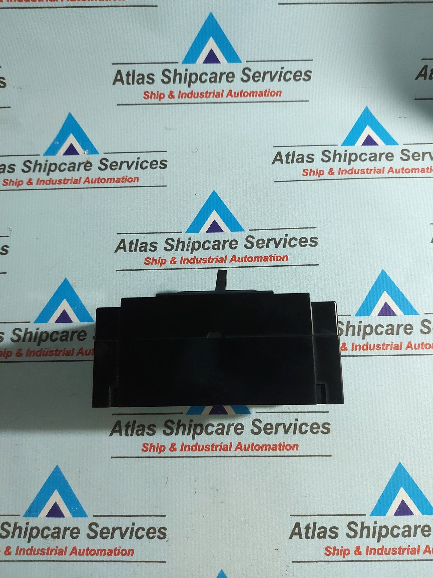 HYUNDAI HBS-33 3P MOLDED CASE CIRCUIT BREAKER 10A 660V