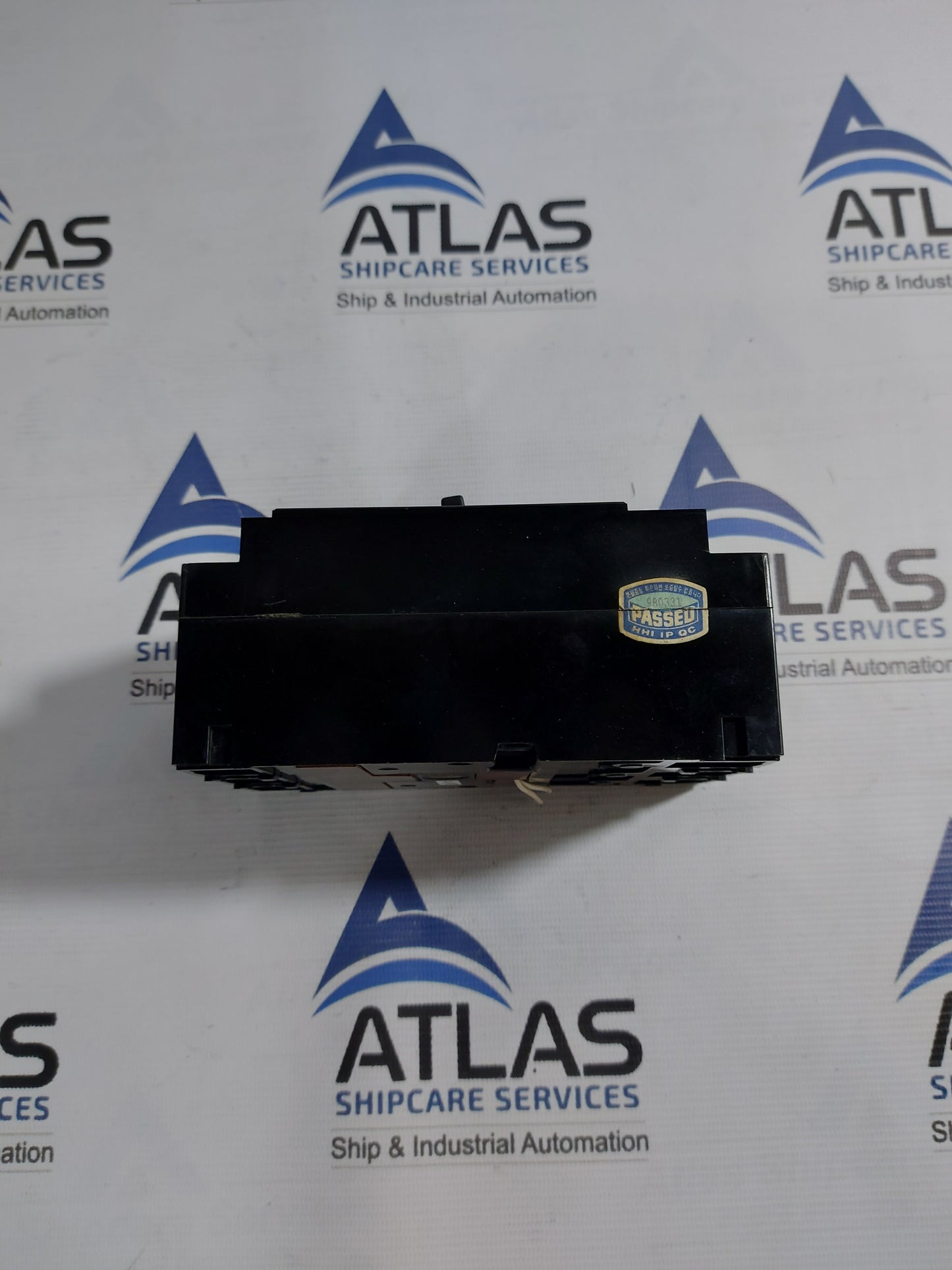 HYUNDAI HBS-63C MOLDED CASE CIRCUIT BREAKER 3 POLE 30A