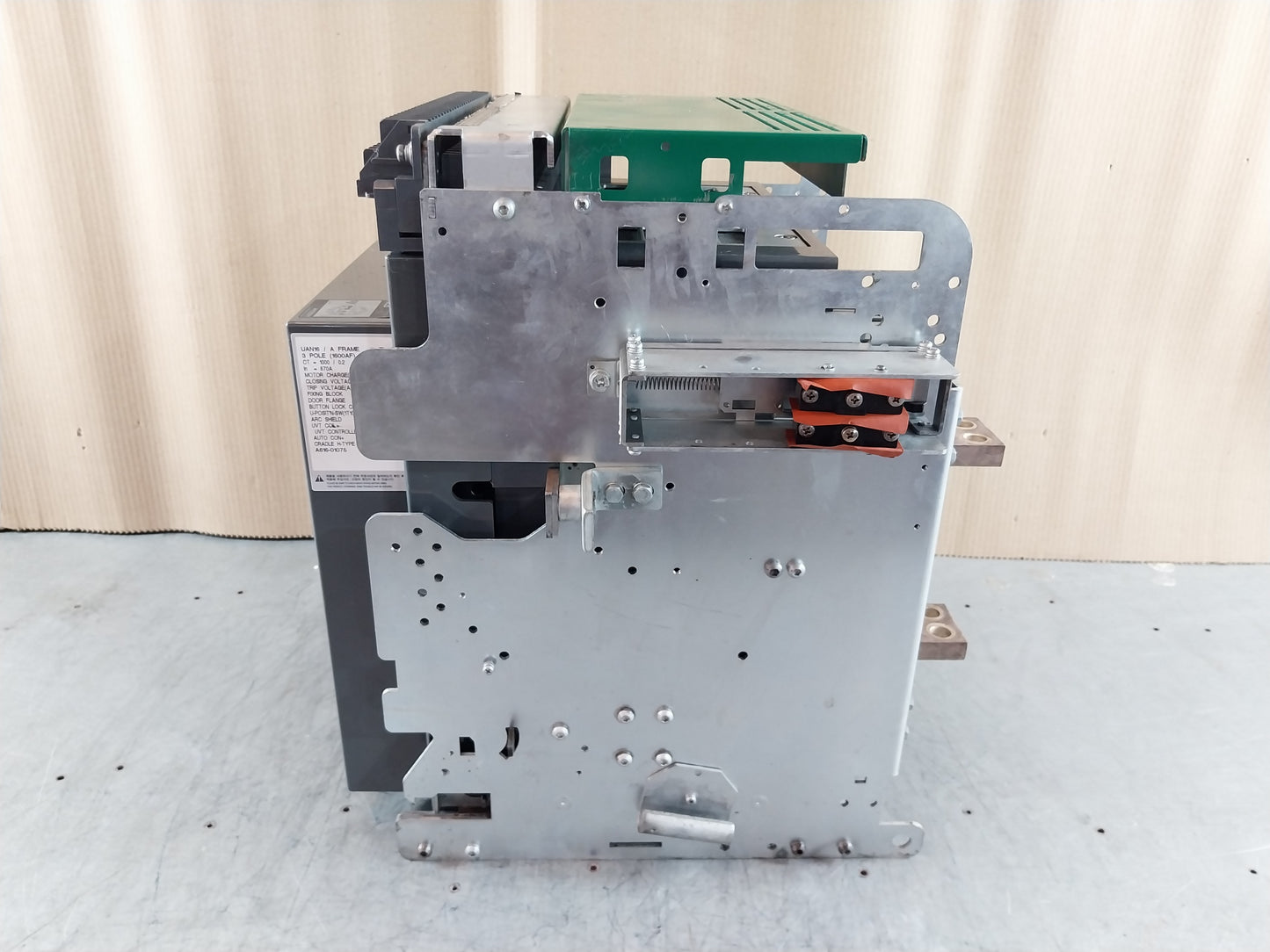 HYUNDAI UAN16A3B M1C1S168J AUTOMATIC CIRCUIT BREAKER 3 POLE 1600A