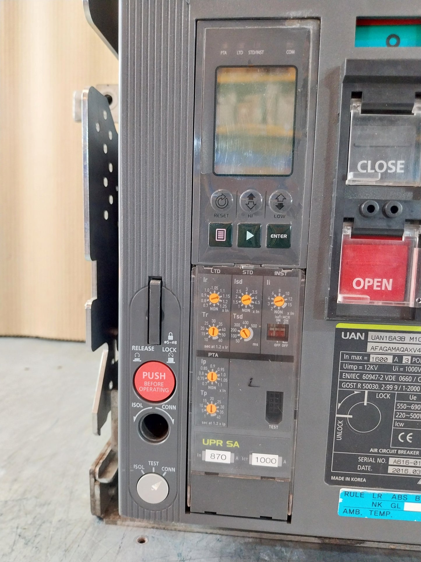 HYUNDAI UAN16A3B M1C1S168J AUTOMATIC CIRCUIT BREAKER 3 POLE 1600A