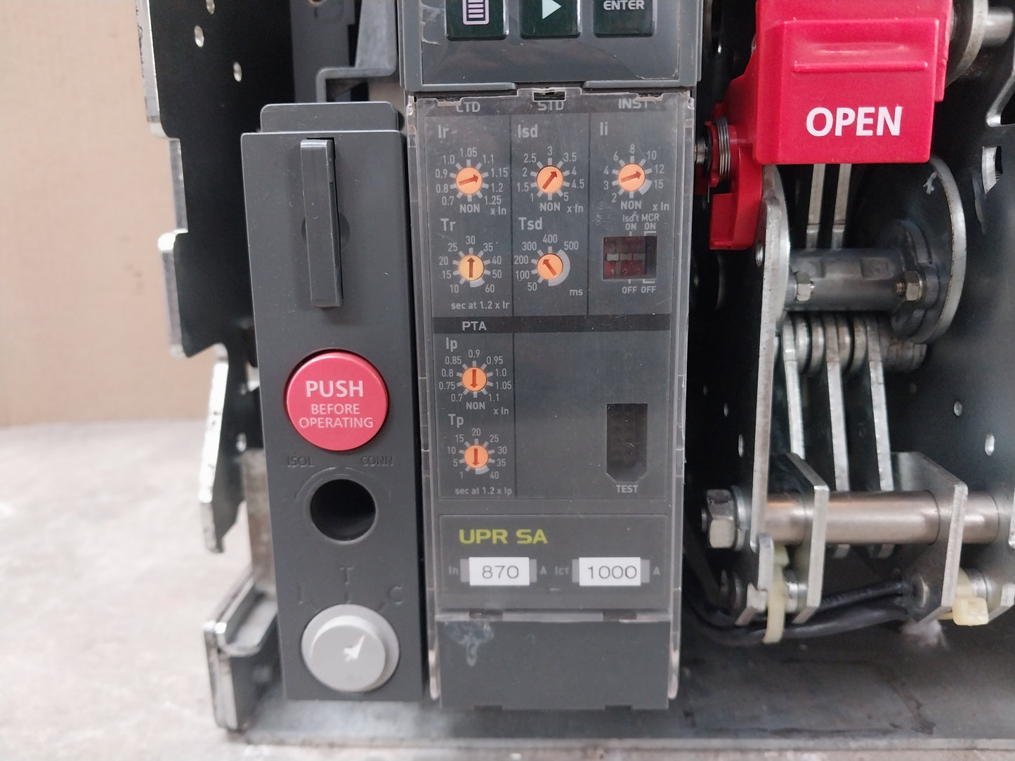 HYUNDAI UAN16A3B M1C1S168T AIR CIRCUIT BREAKER 3 POLE 1600A