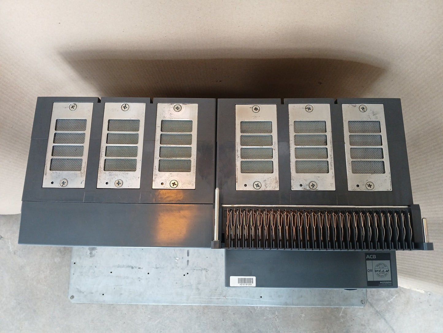 HYUNDAI UAN50C3C M1C1S168S AIR CIRCUIT BREAKER 3 POLE 5000A