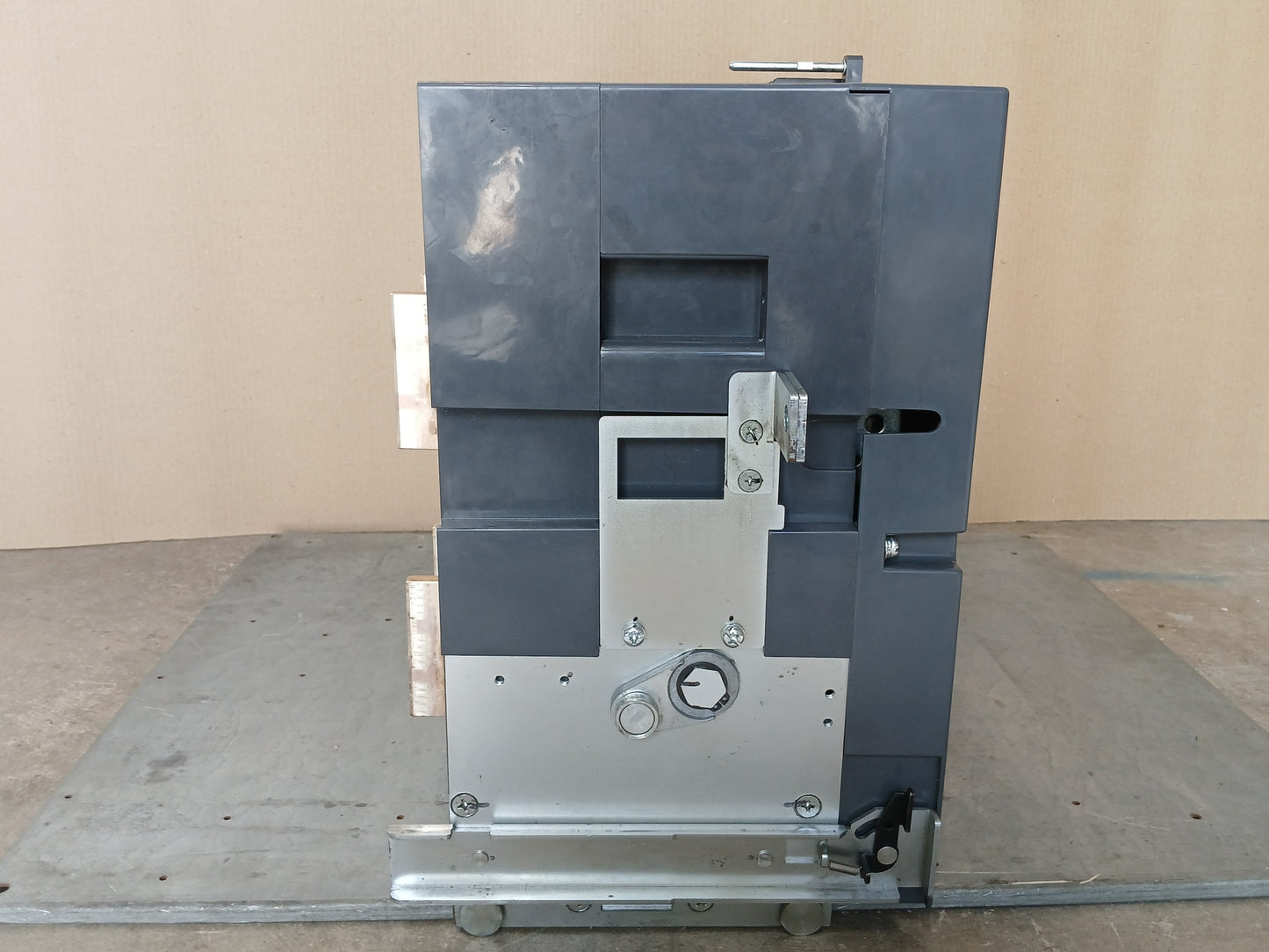 HYUNDAI UAN50C3C M1C1S168S AIR CIRCUIT BREAKER 3 POLE 5000A