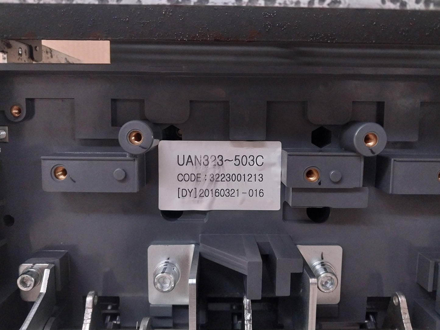 HYUNDAI UAN50C3C M1C1S168S AIR CIRCUIT BREAKER 3 POLE 5000A