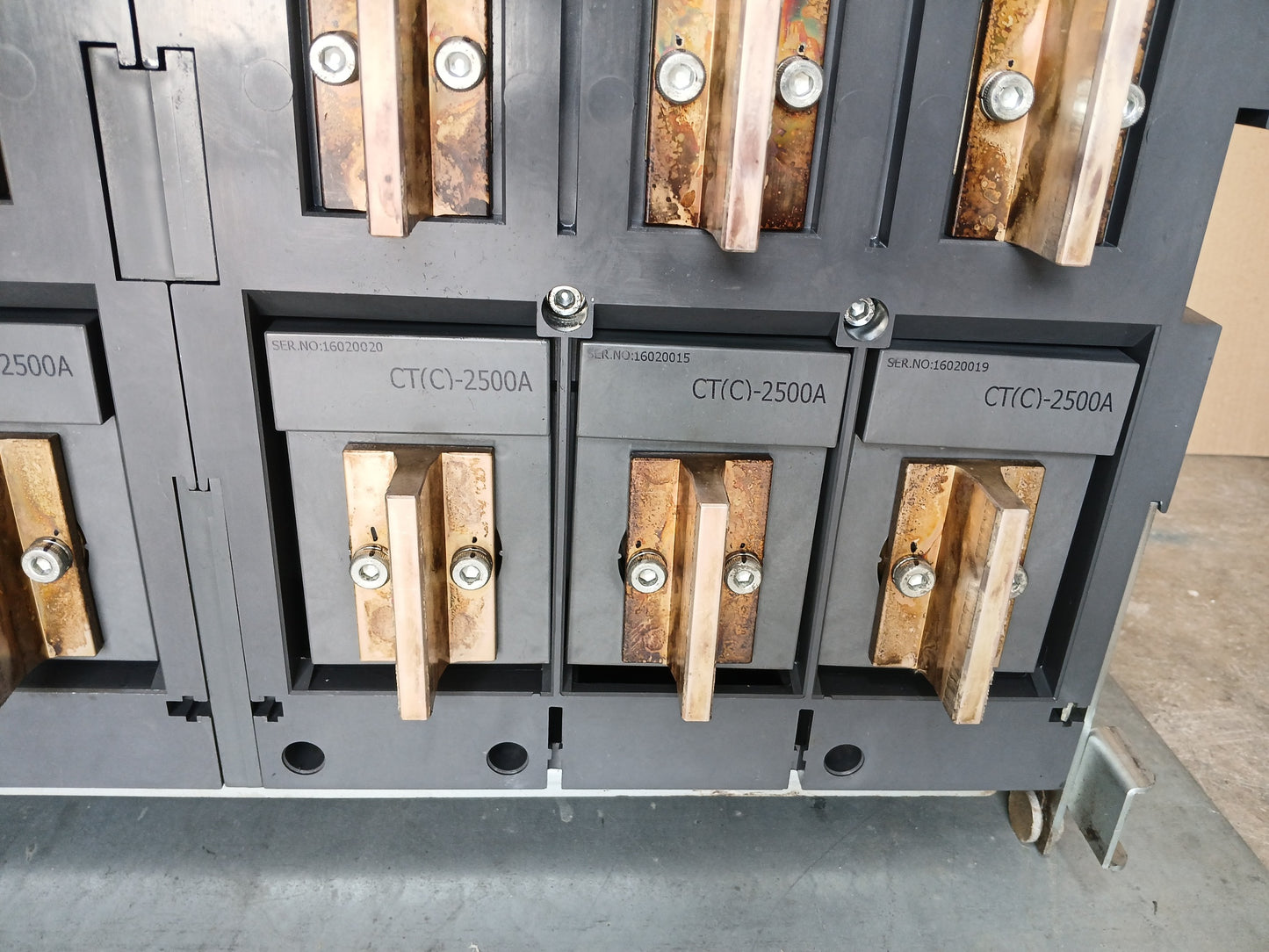 HYUNDAI UAN50C3C M1C1S168S AIR CIRCUIT BREAKER 3 POLE 5000A