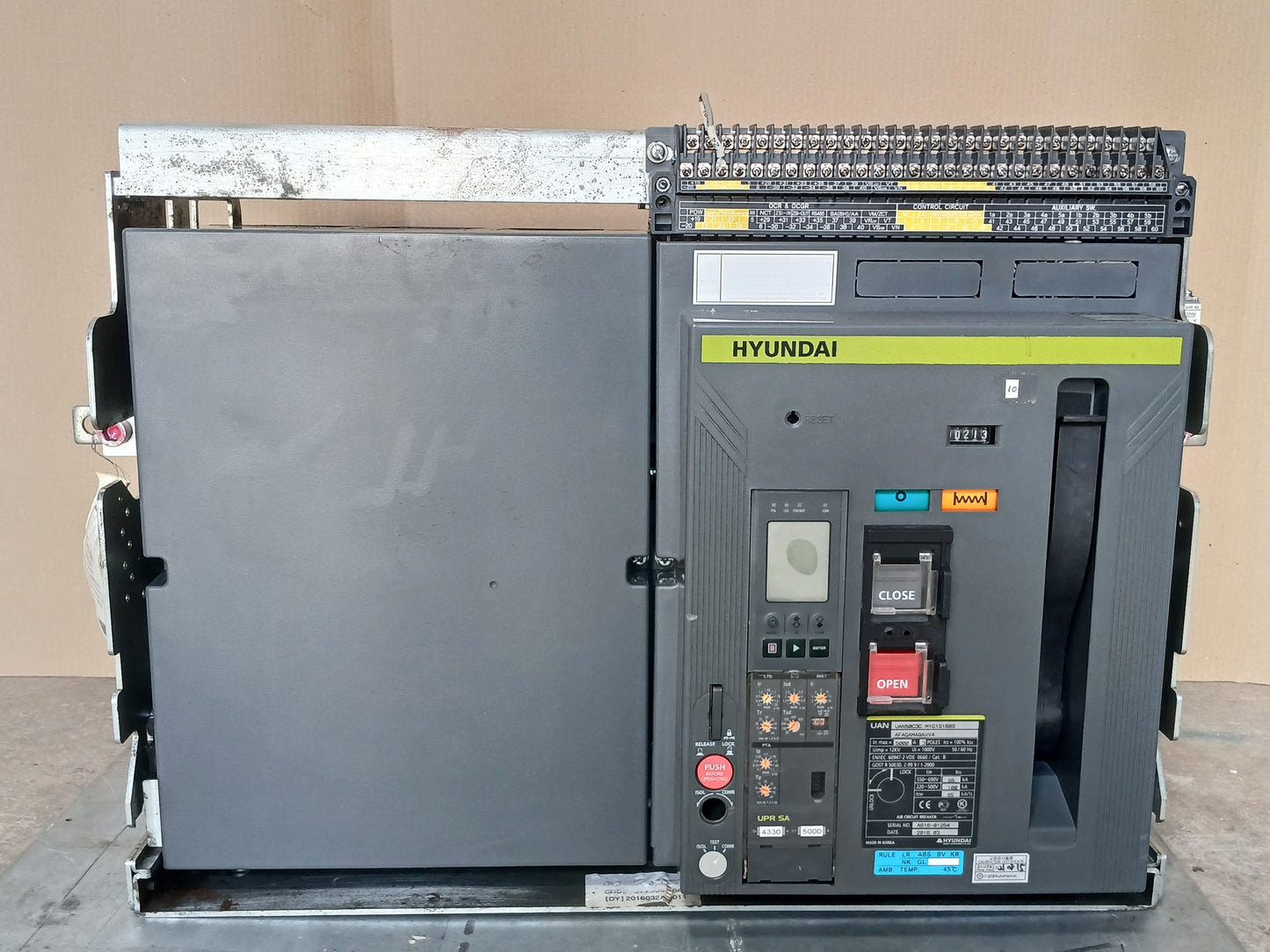 HYUNDAI UAN50C3C M1C1S168S AIR CIRCUIT BREAKER 3 POLE 5000A