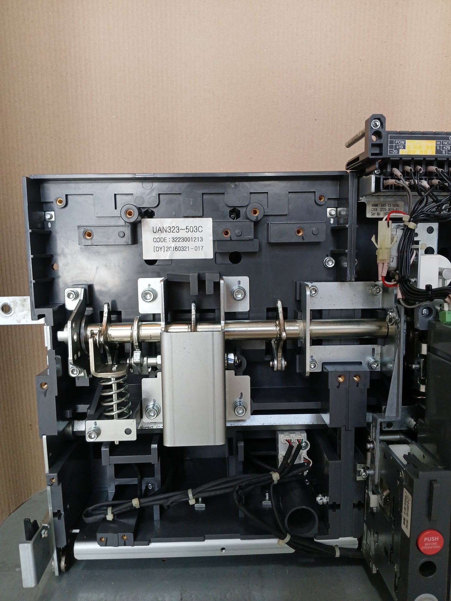 HYUNDAI UAN50C3C M1C1S168S AIR CIRCUIT BREAKER 3 POLE 5000A