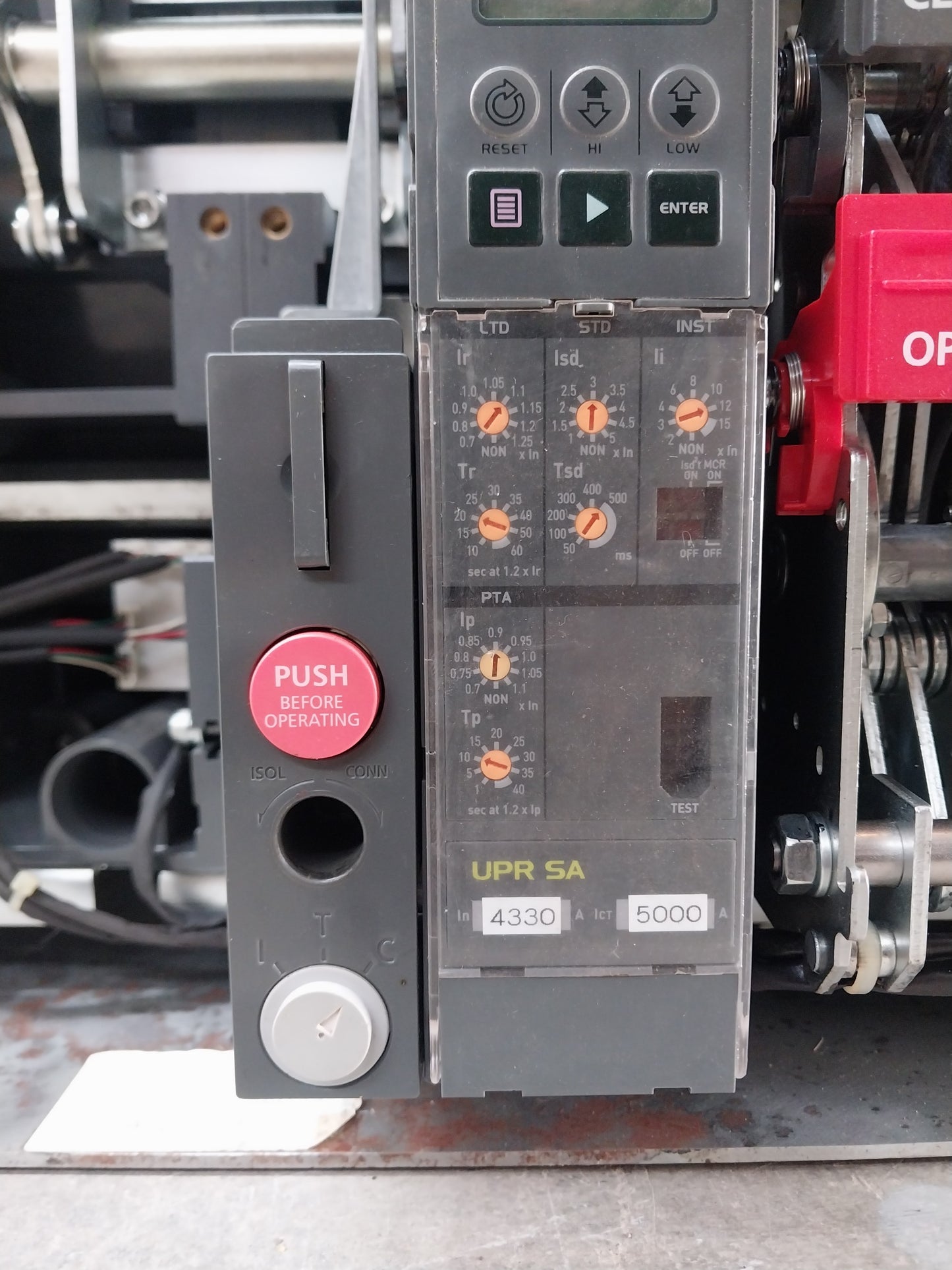 HYUNDAI UAN50C3C M1C1S168S AIR CIRCUIT BREAKER 3 POLE 5000A