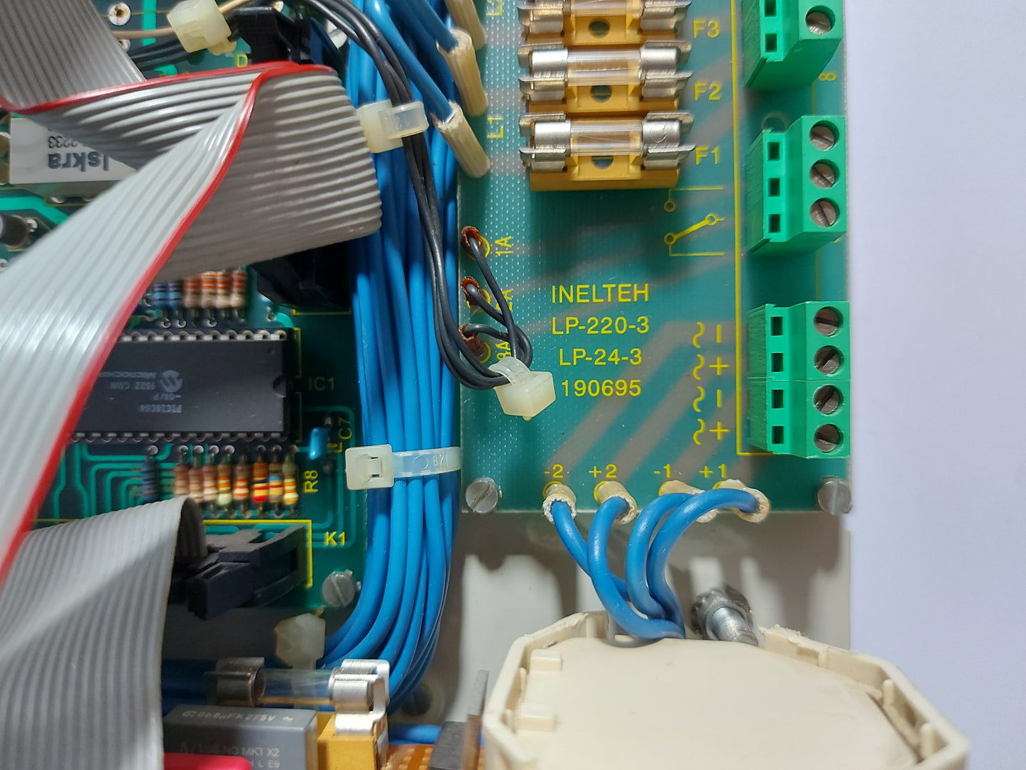 INELTEH SLP-220 SIGNAL LIGHTS PANEL 220V AC