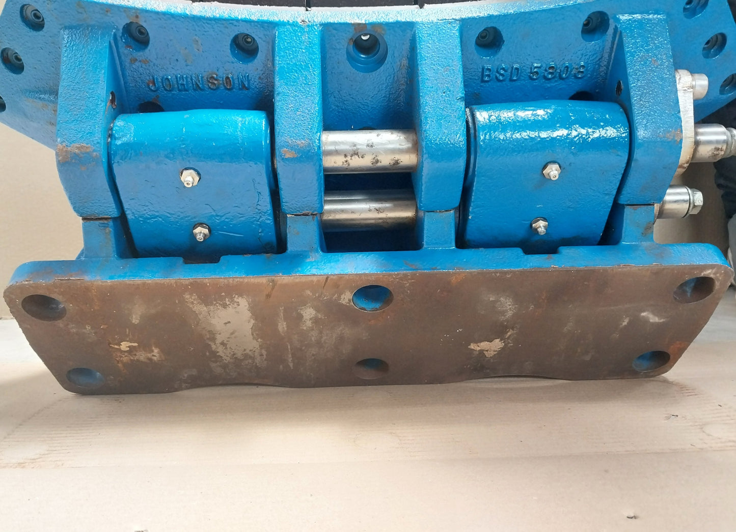 JOHNSON 60HHA-10MFRV-550321-01 CALIPER BRAKE