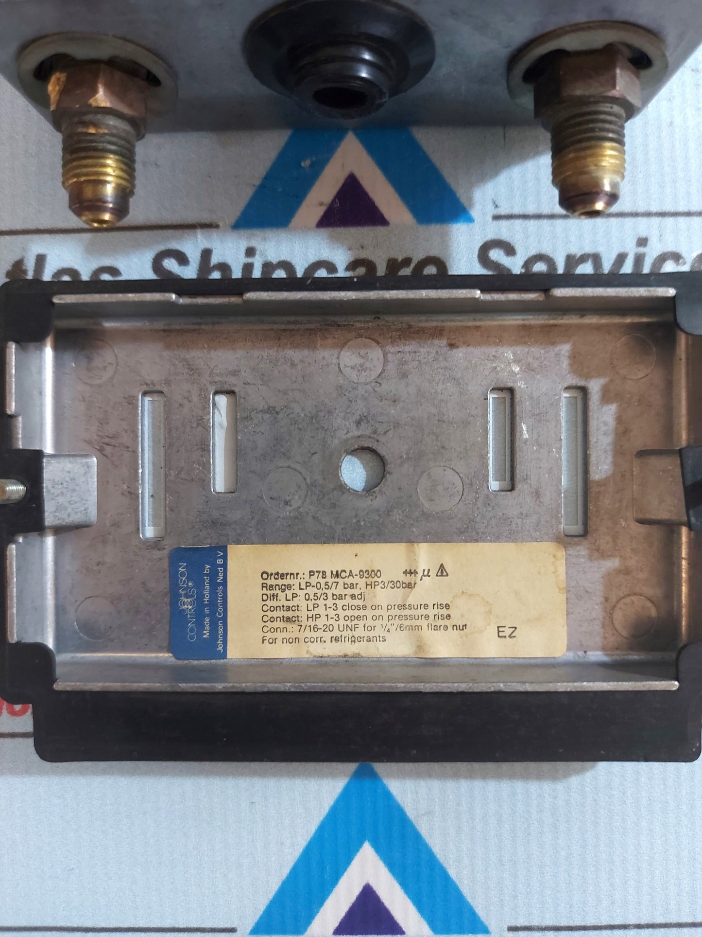 JOHNSON CONTROLS P78 MCA-9300 DUAL PRESSURE CONTROL SWITCH