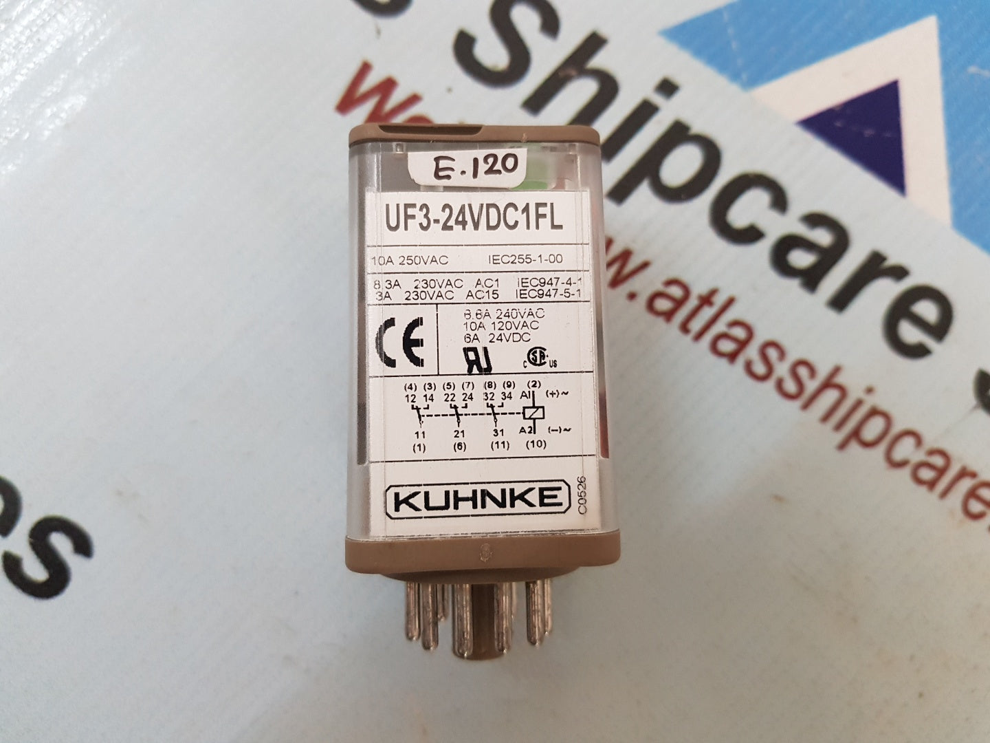 Universalrelais mit Sockel UF3-24VDCN - gebrauchte und neu Universalrelais mit Sockel UF3-24VDCN - gebrauchte und neu