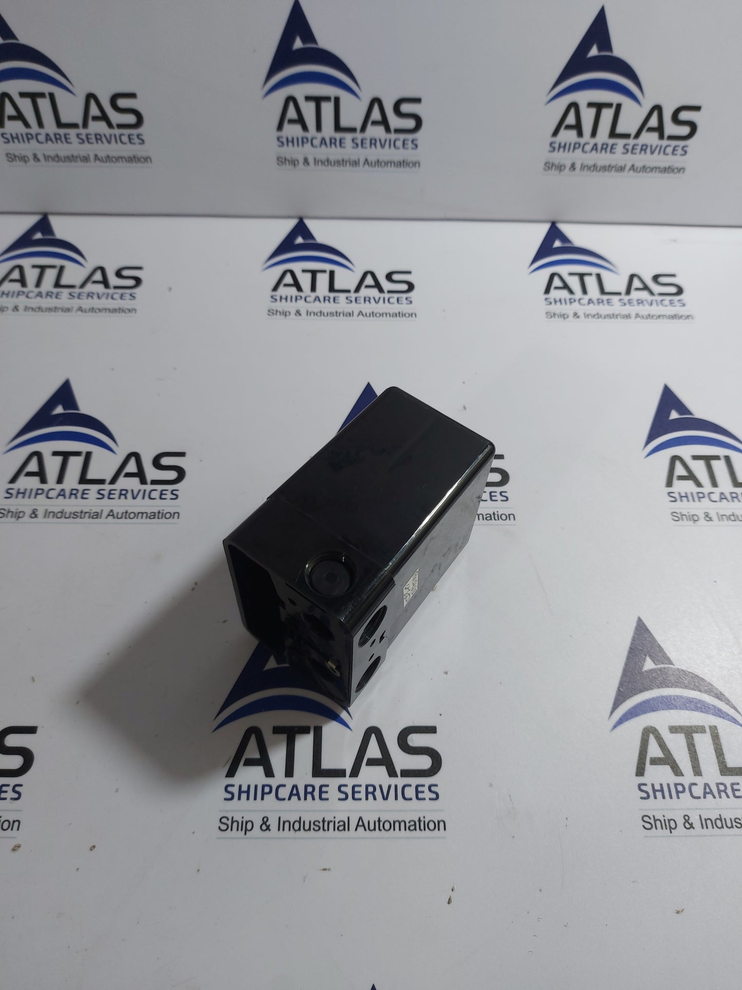 LANDIS & GYR LA E10 BURNER CONTROLLER 220-240V~