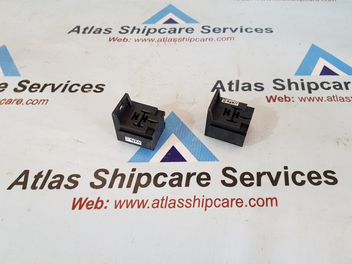 LIEBHERR 3334485008 RELAY SOCKET