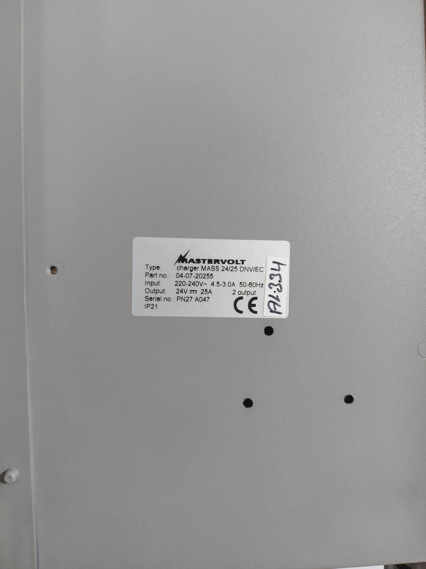 MASTERVOLT MASS 24/25 AUTOMATIC BATTERY CHARGER 04-07-20255