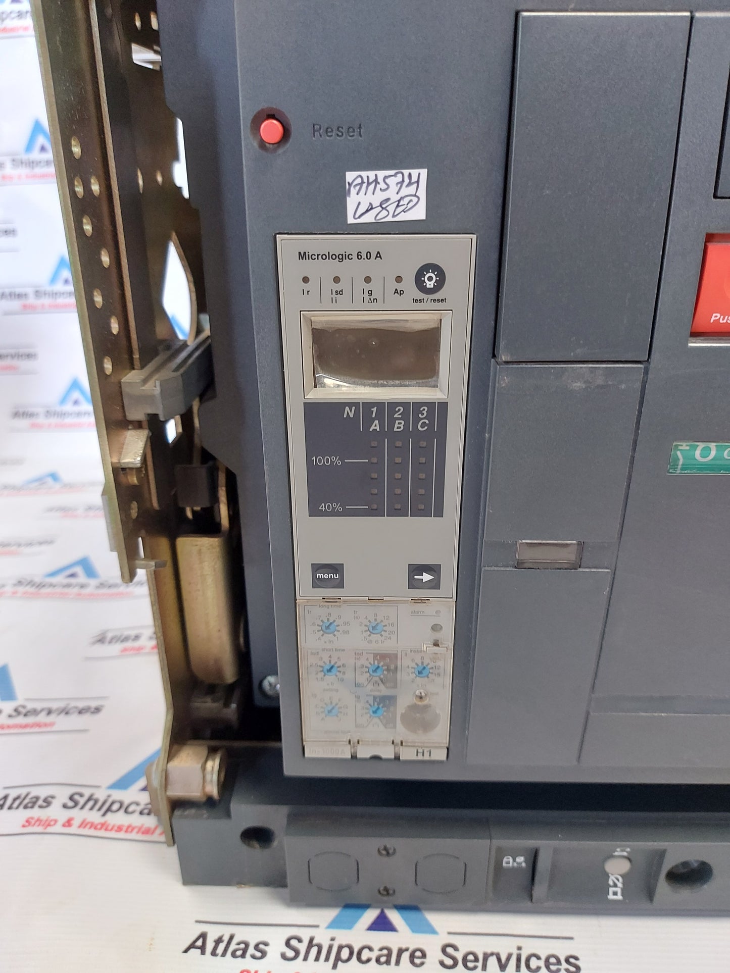 MERLIN GERIN MASTERPACT NW10 H1 CIRCUIT BREAKER