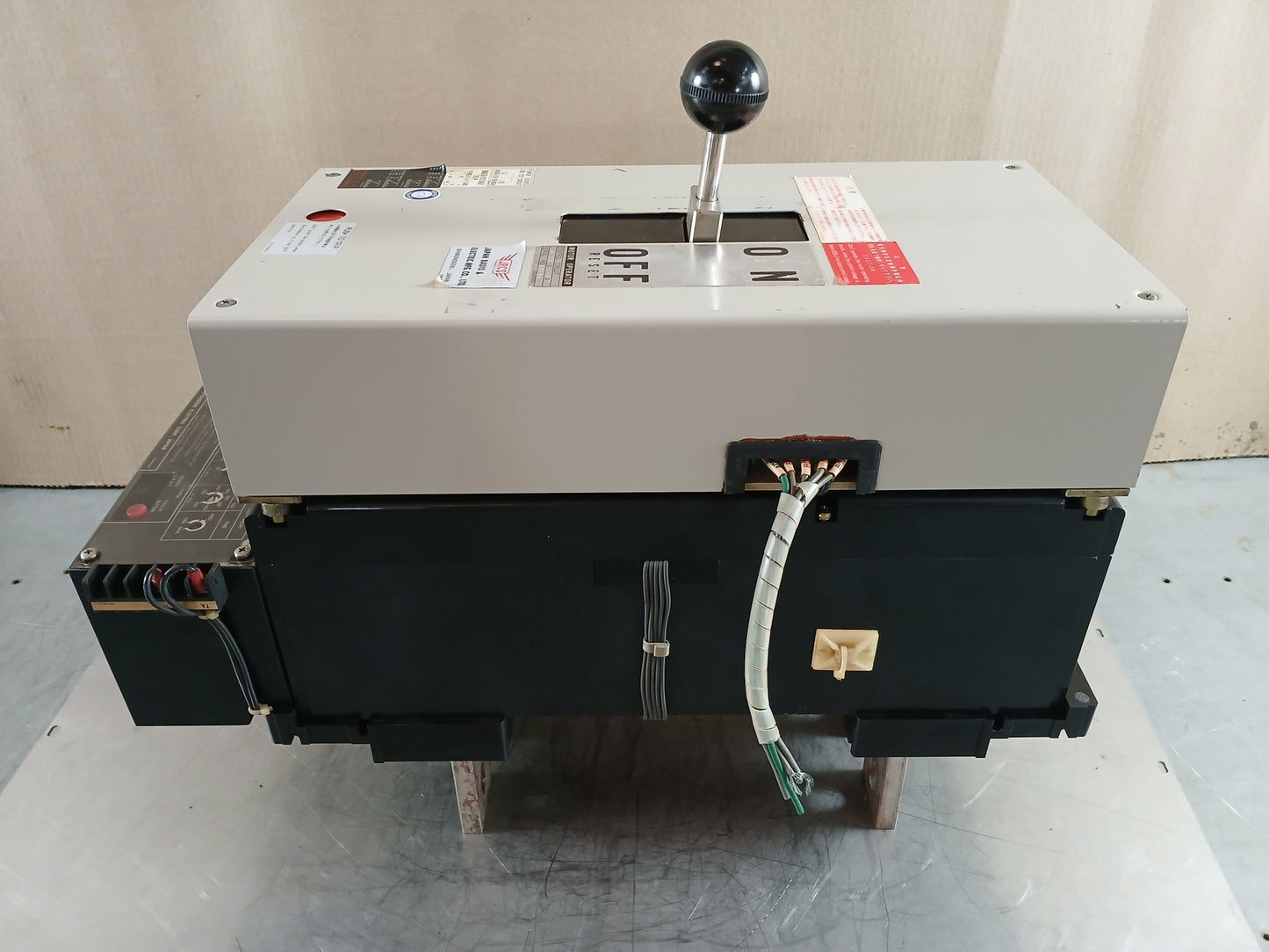 MITSUBISHI ABE 803-S AIR CIRCUIT BREAKER