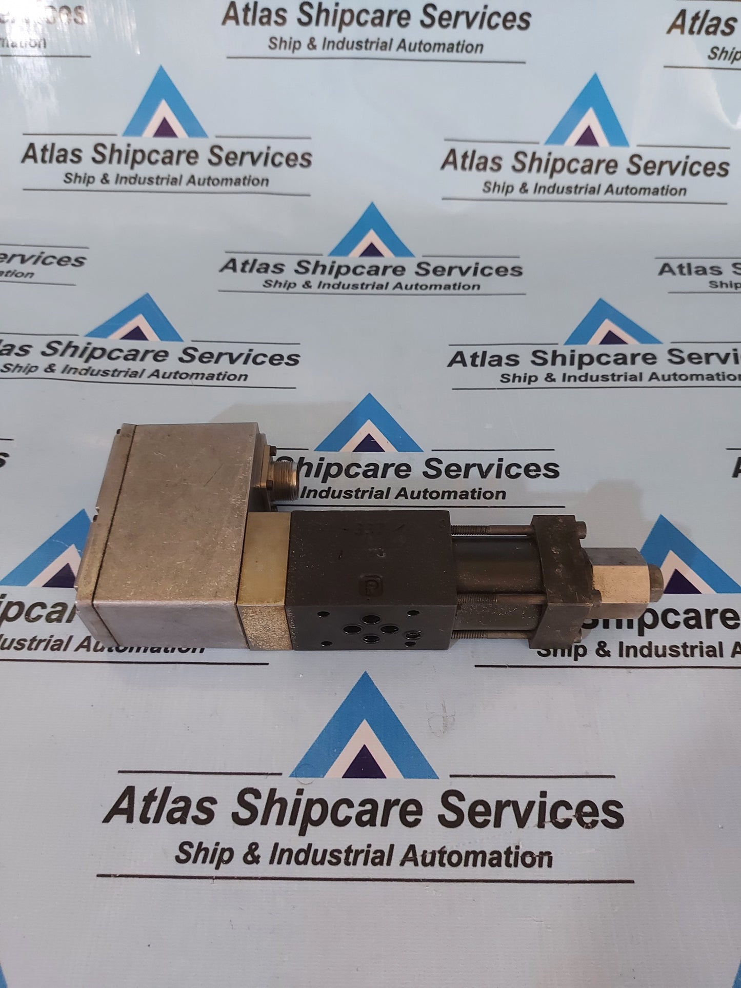 MOOG MOD.D635-606BT FRAMO-ID.NO.B42203FMNL SERVO VALVE H644