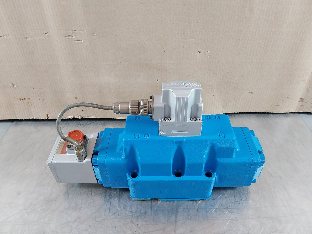 MOOG D061-8311 SERVO VALVE