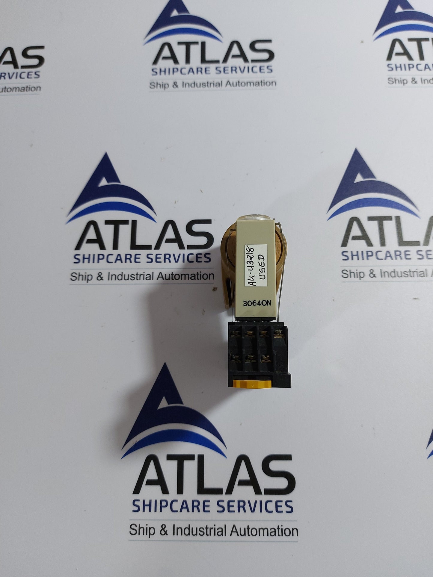 OMRON H3Y-4 TIMER WITH BASE 0 TO 50 Sec