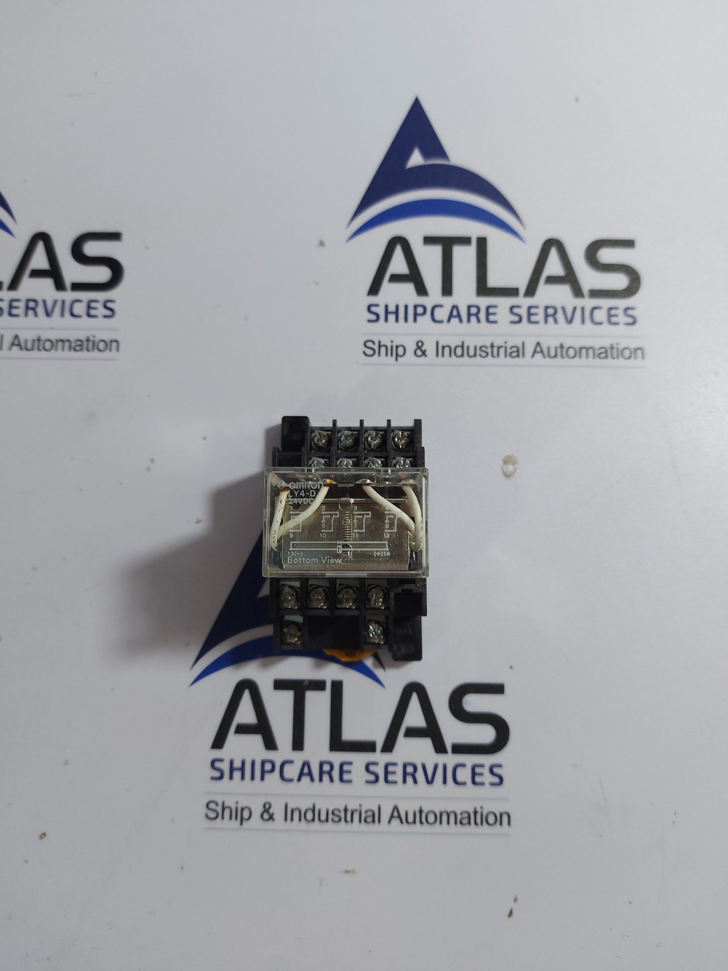 OMRON LY4-D PLUG IN RELAY WITH SOCKET