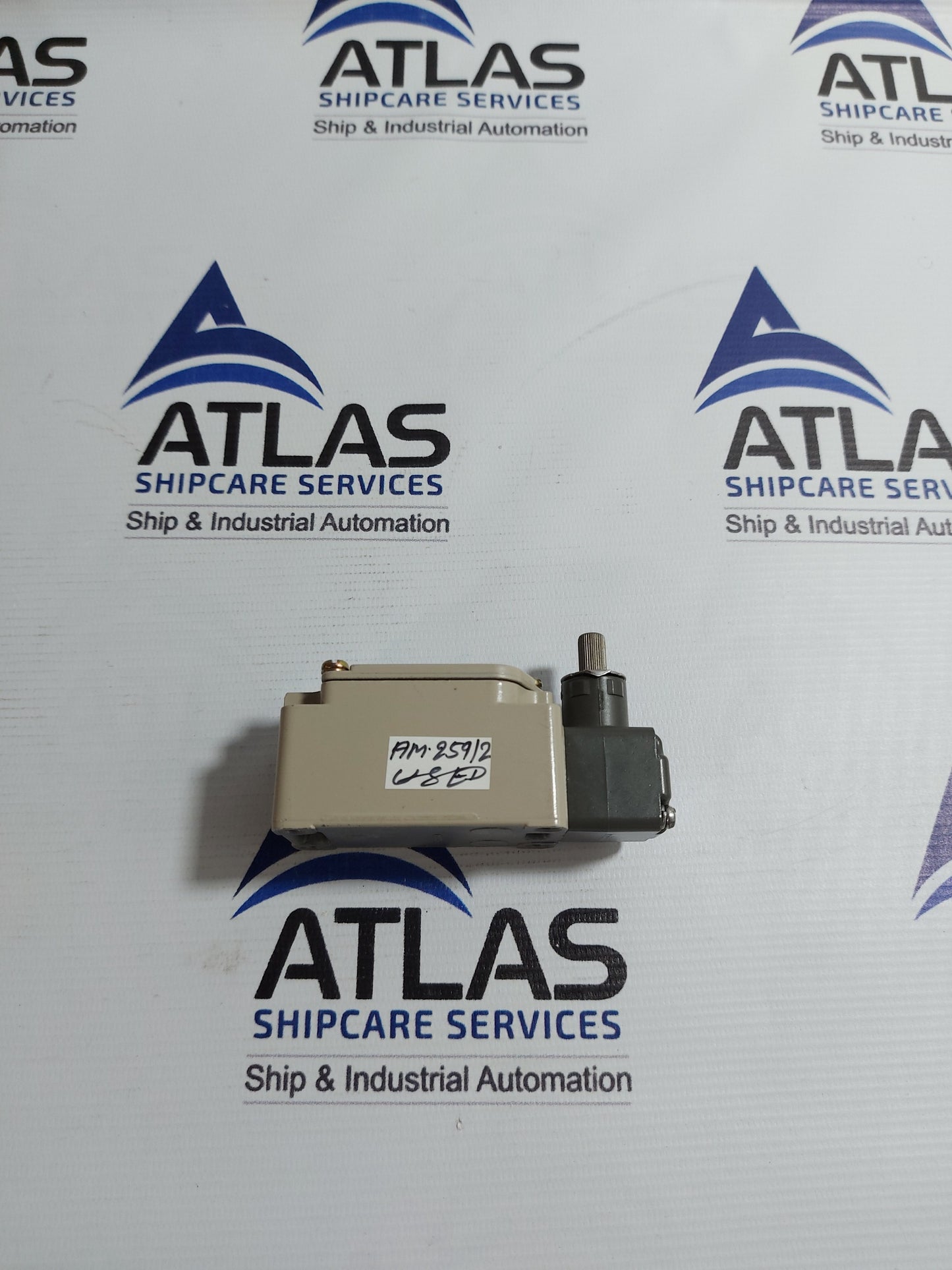 OMRON WLCA2-TH LIMIT SWITCH 2A 250VAC