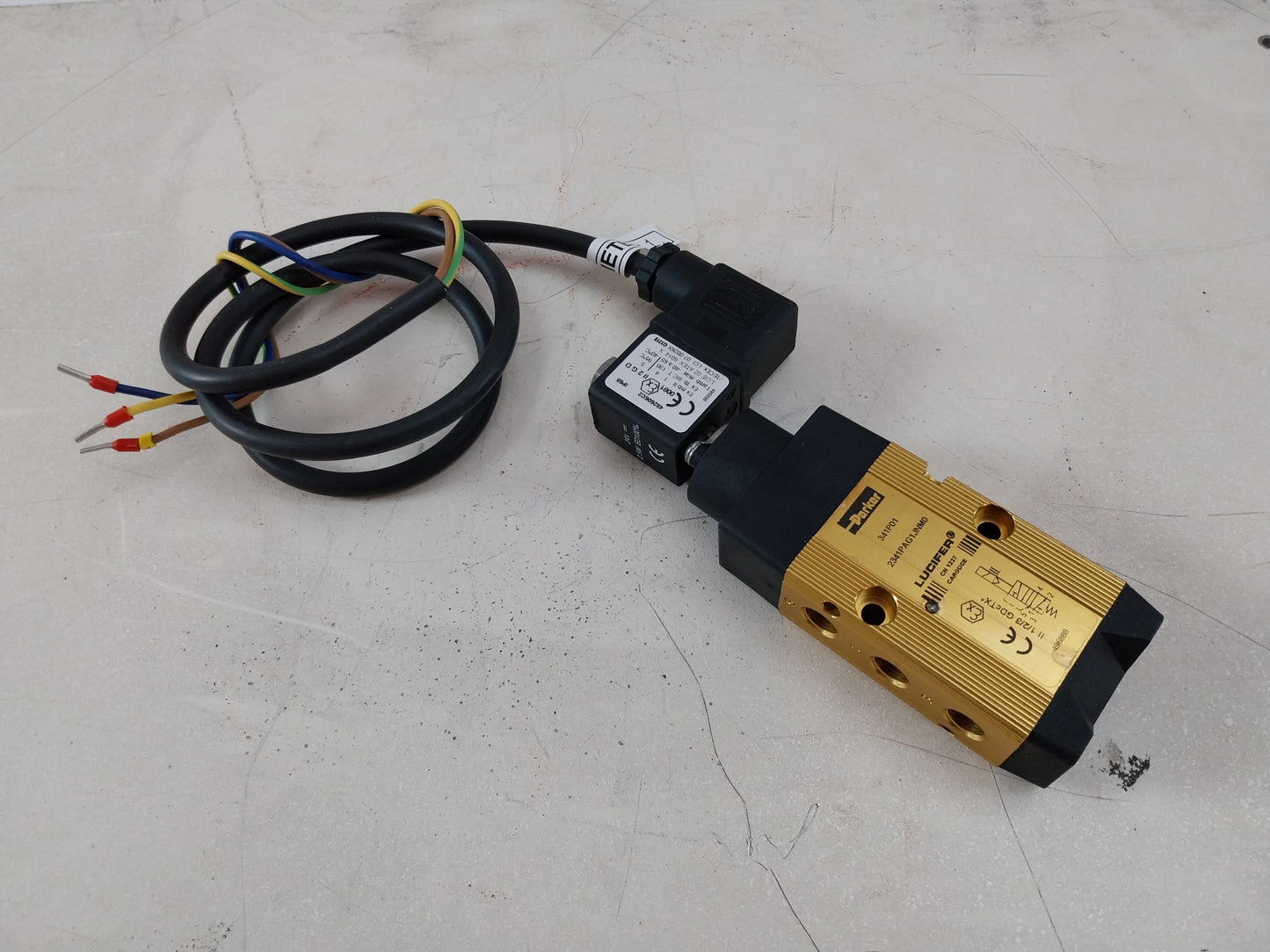 PARKER LUCIFER 2341PAG1JNM0 DIRECTION VALVE 341P01