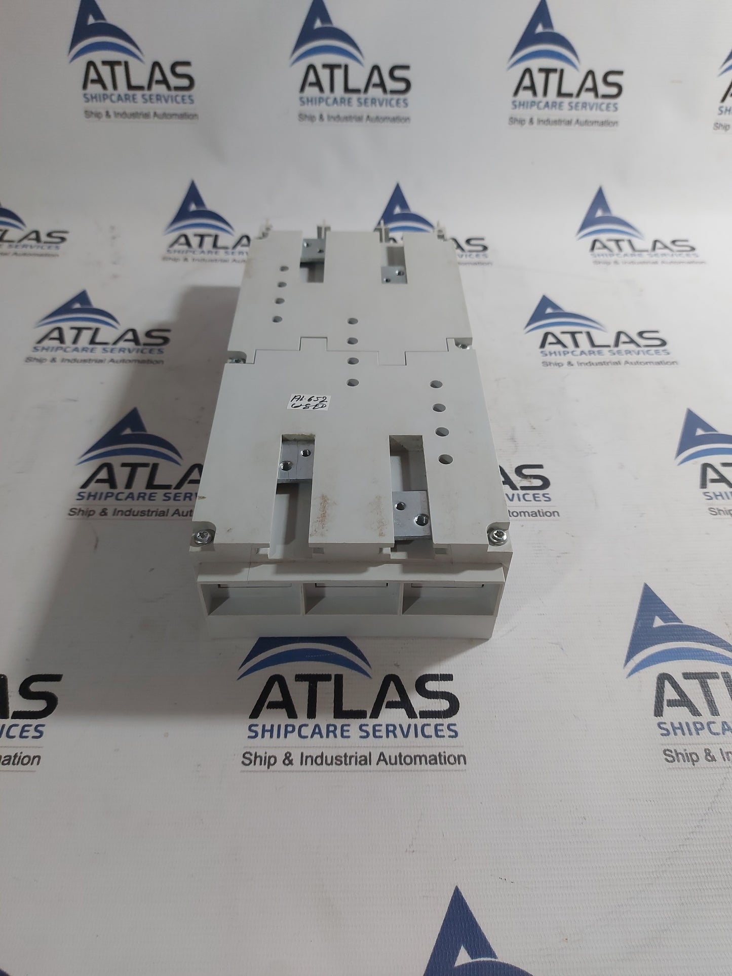 RITTAL SV 9345.710 3 PHASE CIRCUIT BREAKER COMPONENT ADAPTER 450VAC,600A