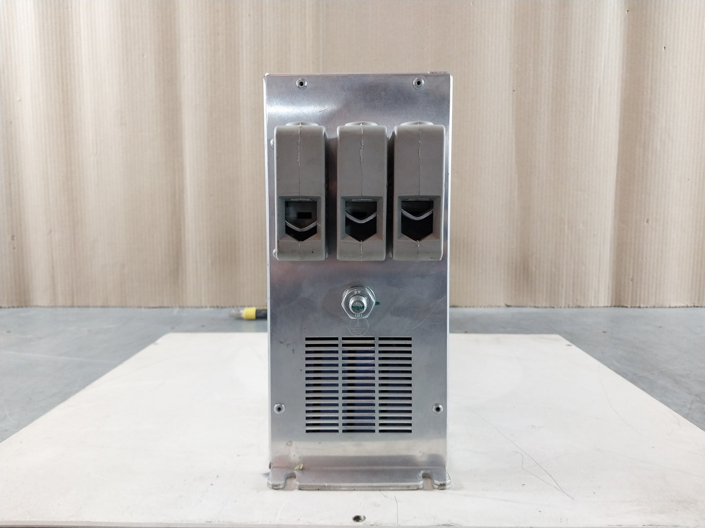 SCHAFFNER FN258L-250-07 DRIVER CONVERTER 480/275V 50/60Hz