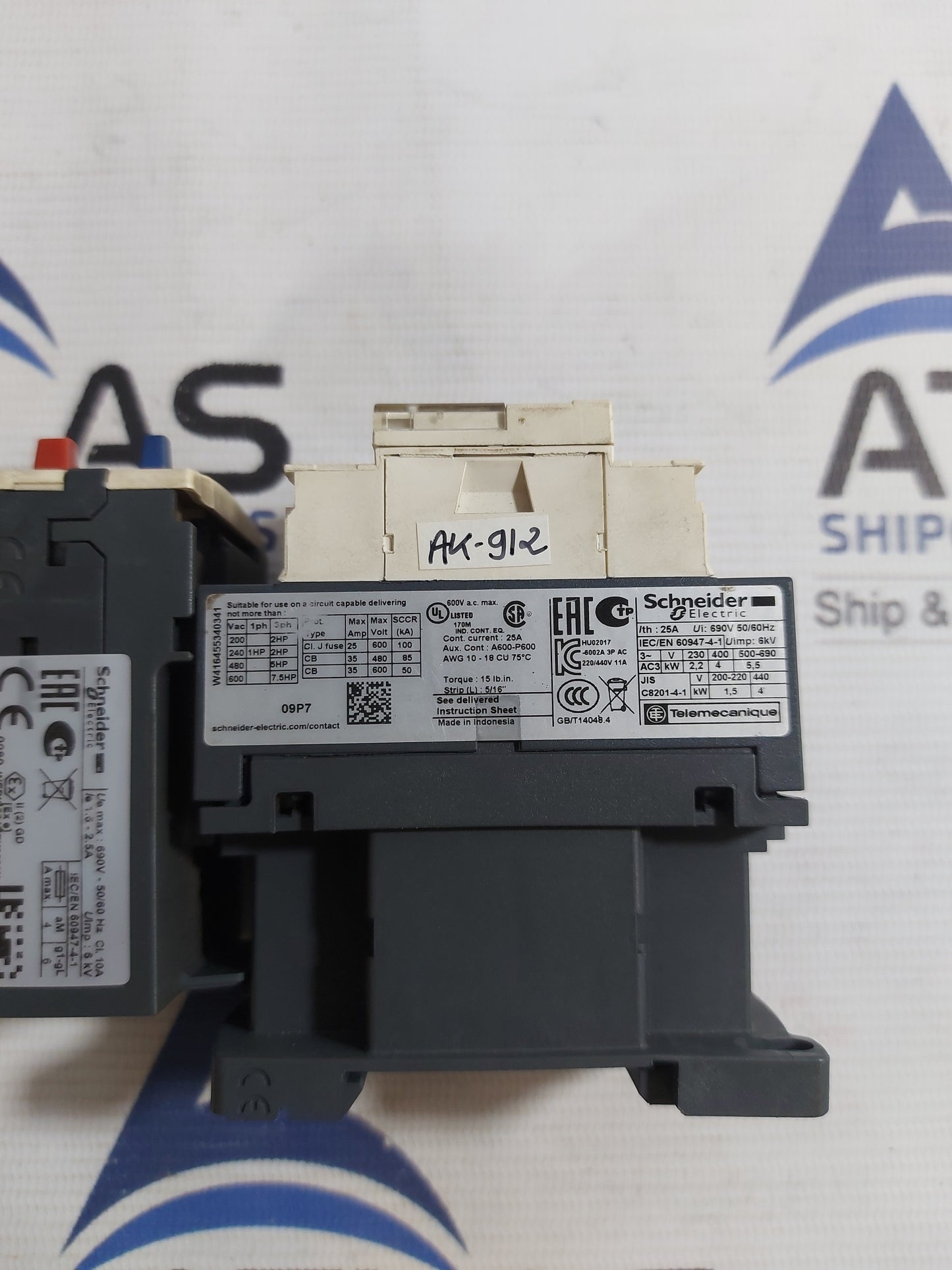 SCHNEIDER ELECTRIC LC1D09 25A CONTACTOR WITH LR3D 076 OVERLOAD RELAY