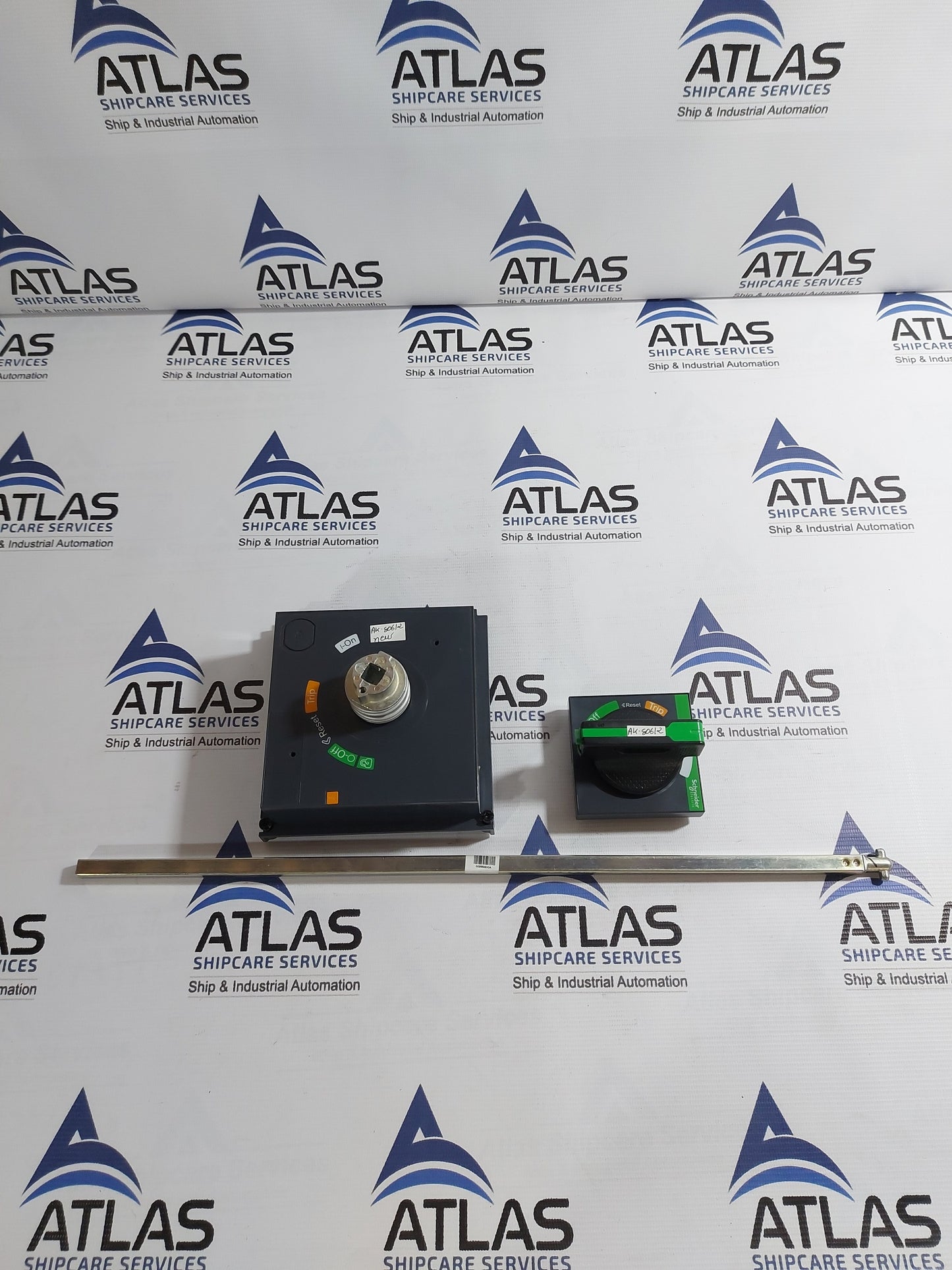 SCHNEIDER ELECTRIC LV432598T ROTARY HANDLE EXT 400-630 BLK