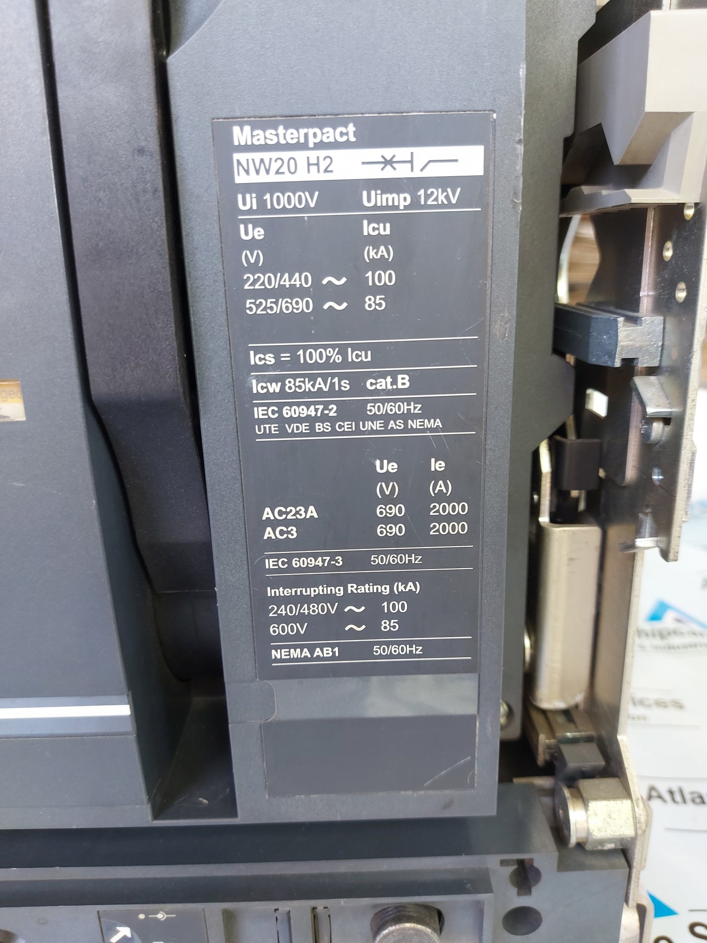 SCHNEIDER ELECTRIC MASTERPACT NW20 H2 AIR CIRCUIT BREAKER 2000AMP