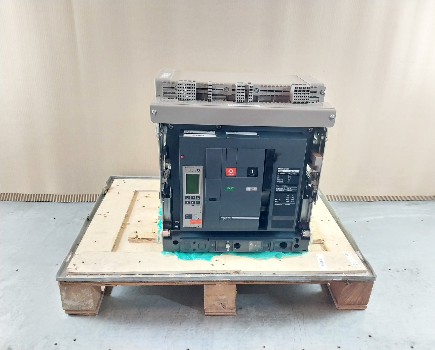 SCHNEIDER ELECTRIC NW08 H1 MASTERPACT CIRCUIT BREAKER 800A 3 POLE