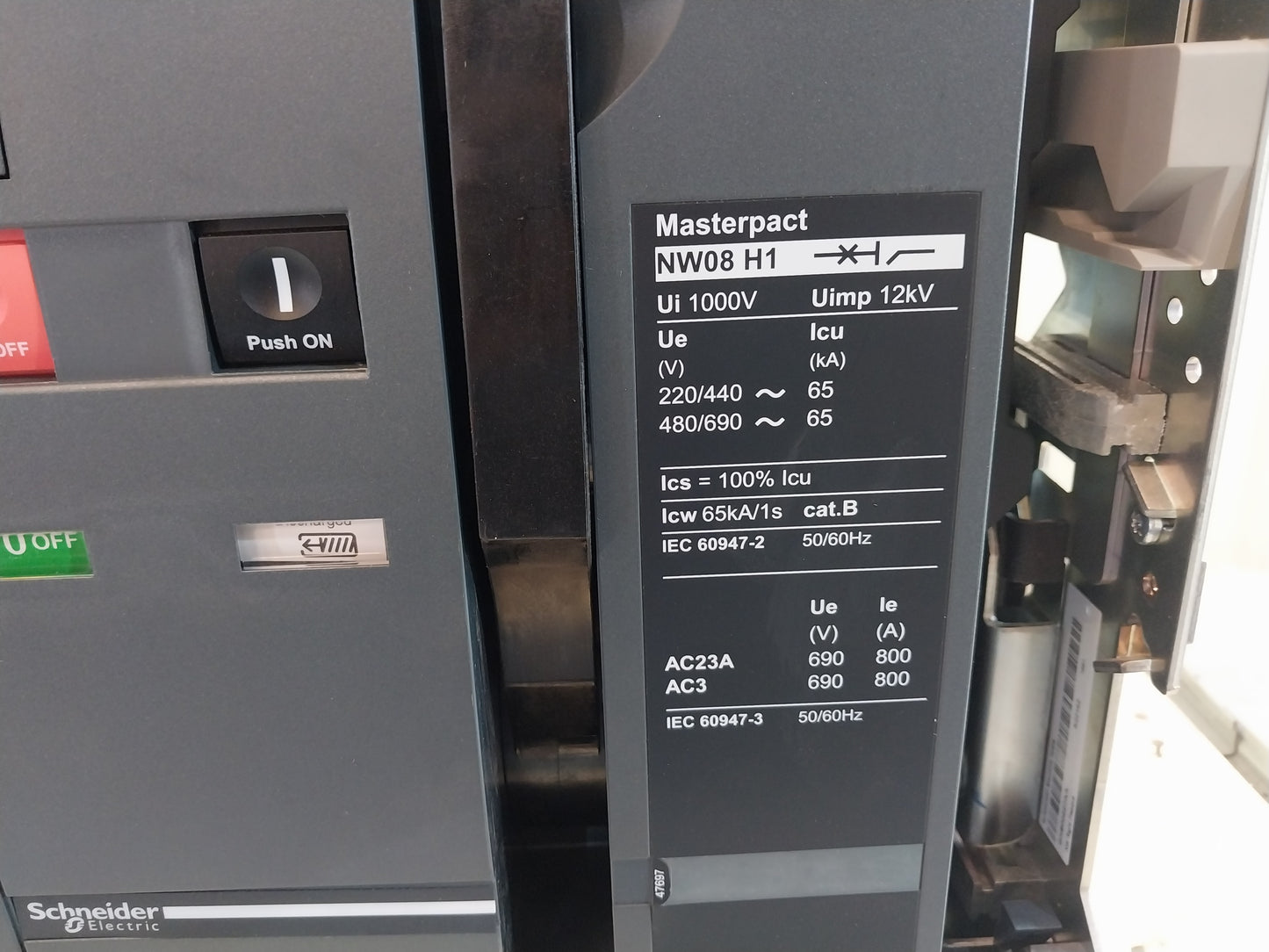 SCHNEIDER ELECTRIC NW08 H1 MASTERPACT CIRCUIT BREAKER 800A 3 POLE