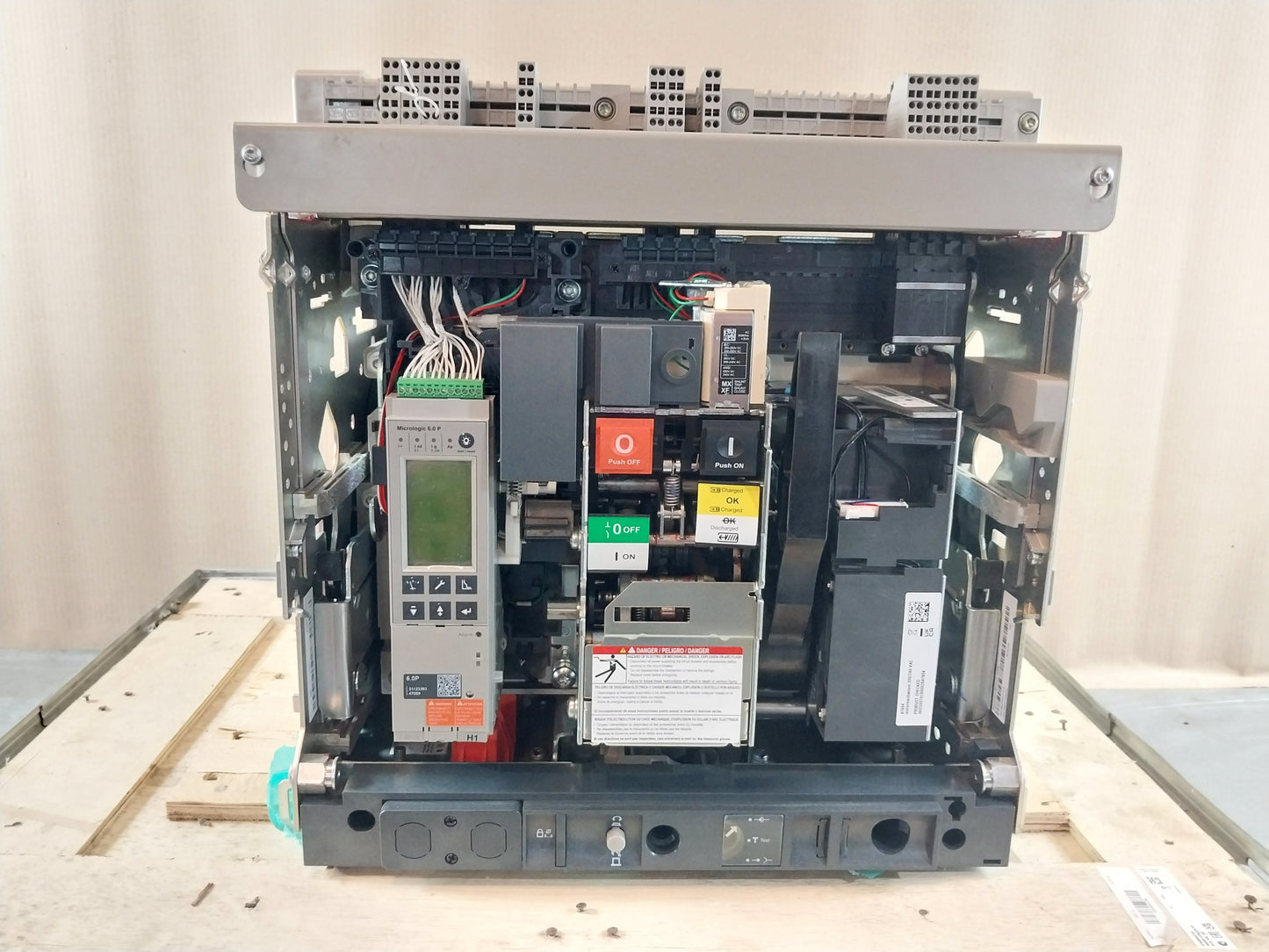 SCHNEIDER ELECTRIC NW08 H1 MASTERPACT CIRCUIT BREAKER 800A 3 POLE