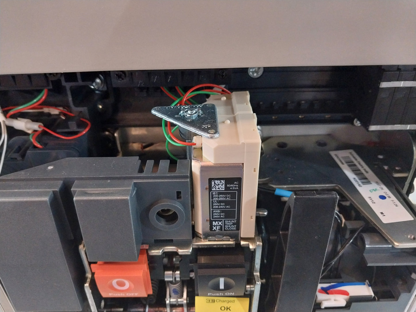 SCHNEIDER ELECTRIC NW08 H1 MASTERPACT CIRCUIT BREAKER 800A 3 POLE