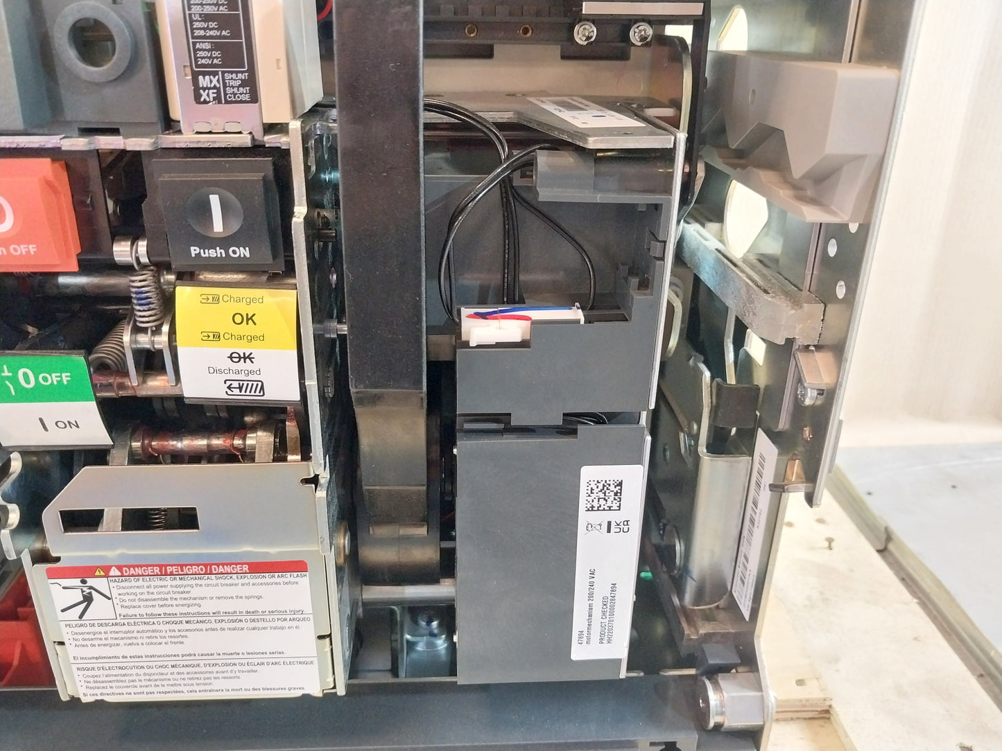 SCHNEIDER ELECTRIC NW08 H1 MASTERPACT CIRCUIT BREAKER 800A 3 POLE
