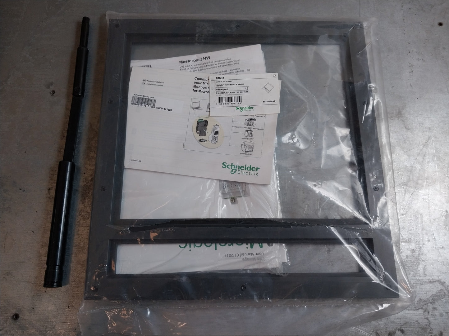SCHNEIDER ELECTRIC NW08 H1 MASTERPACT CIRCUIT BREAKER 800A 4 POLE