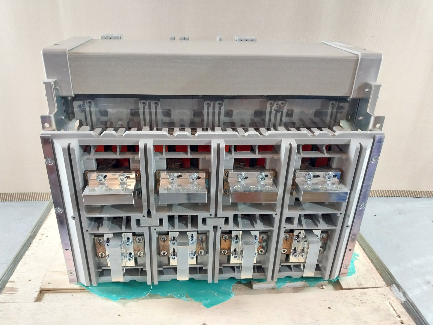 SCHNEIDER ELECTRIC NW08 H1 MASTERPACT CIRCUIT BREAKER 800A 4 POLE